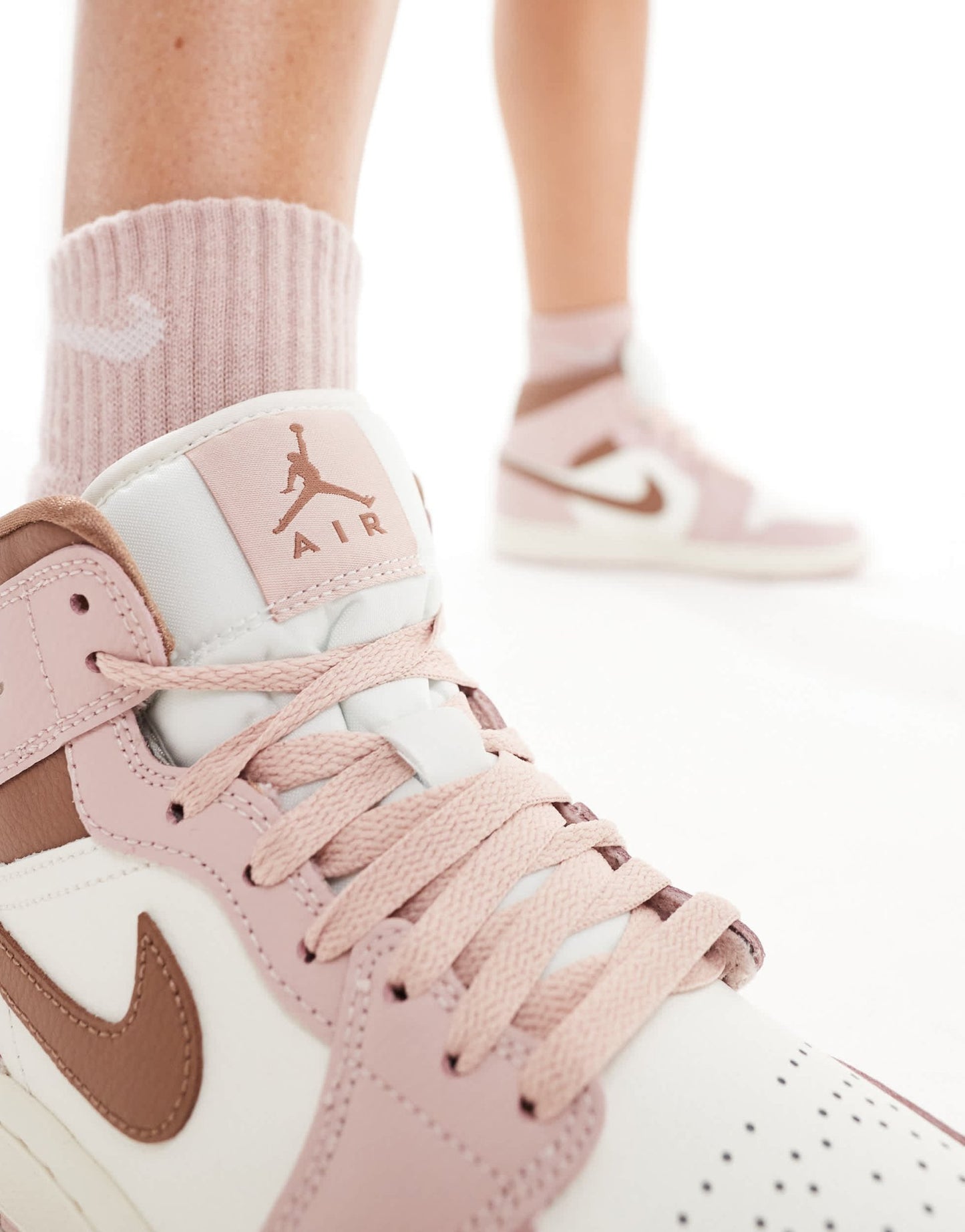 Nike Air Jordan 1 Mid trainers in pink and white - ASOS Sample Sale EU Store