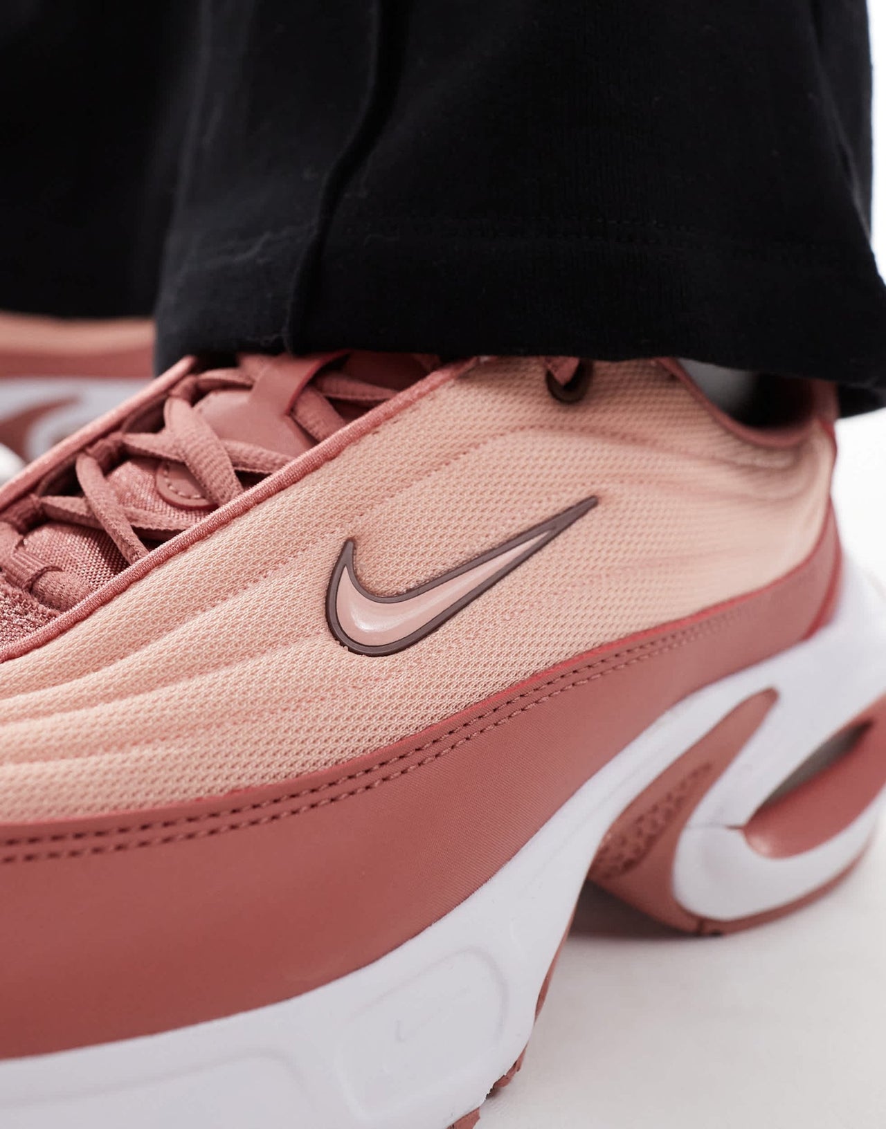Nike Air Max Portal unisex trainers in pink and white - ASOS Sample Sale EU Store