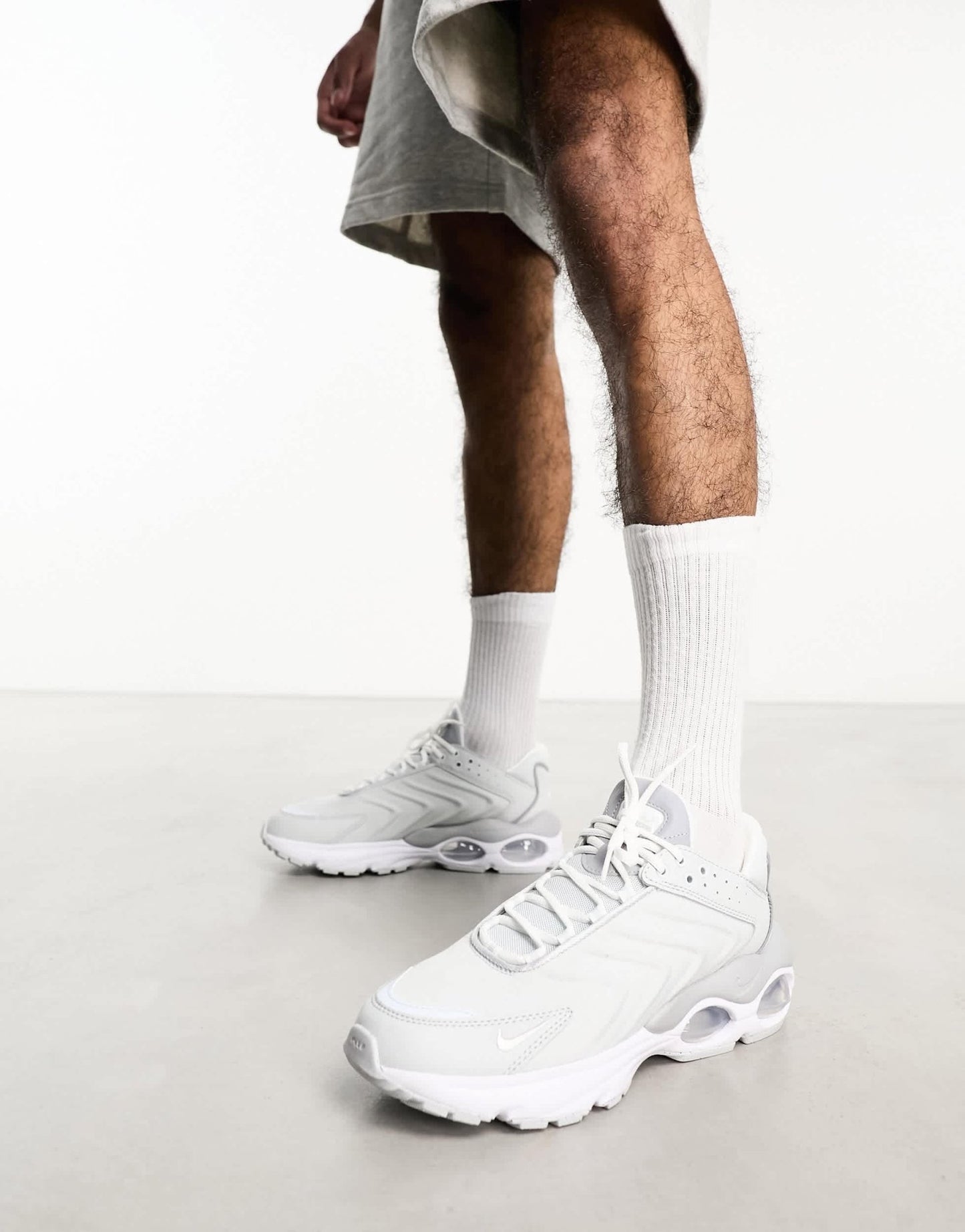 Nike Air Max Tailwind NN trainers in grey and white - ASOS Sample Sale EU Store