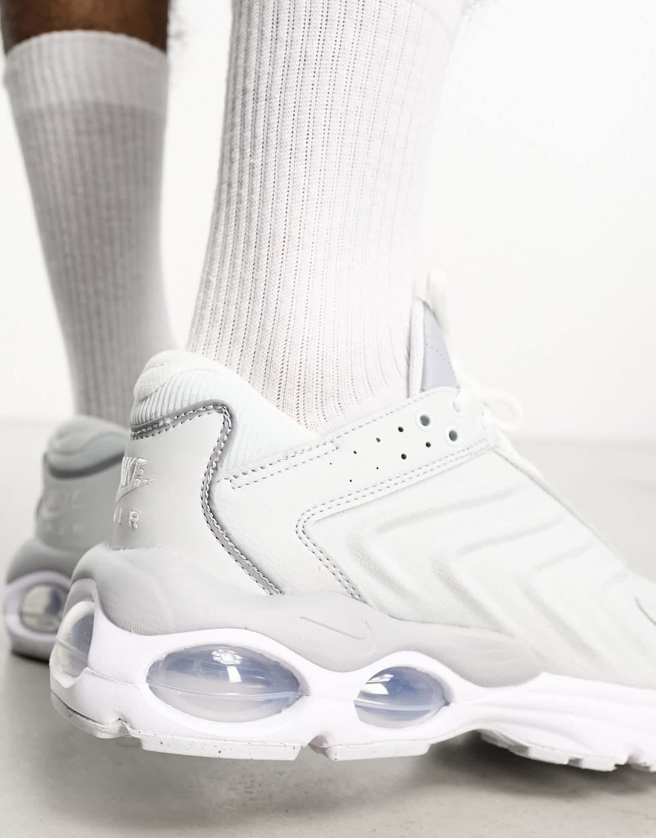Nike Air Max Tailwind NN trainers in grey and white - ASOS Sample Sale EU Store