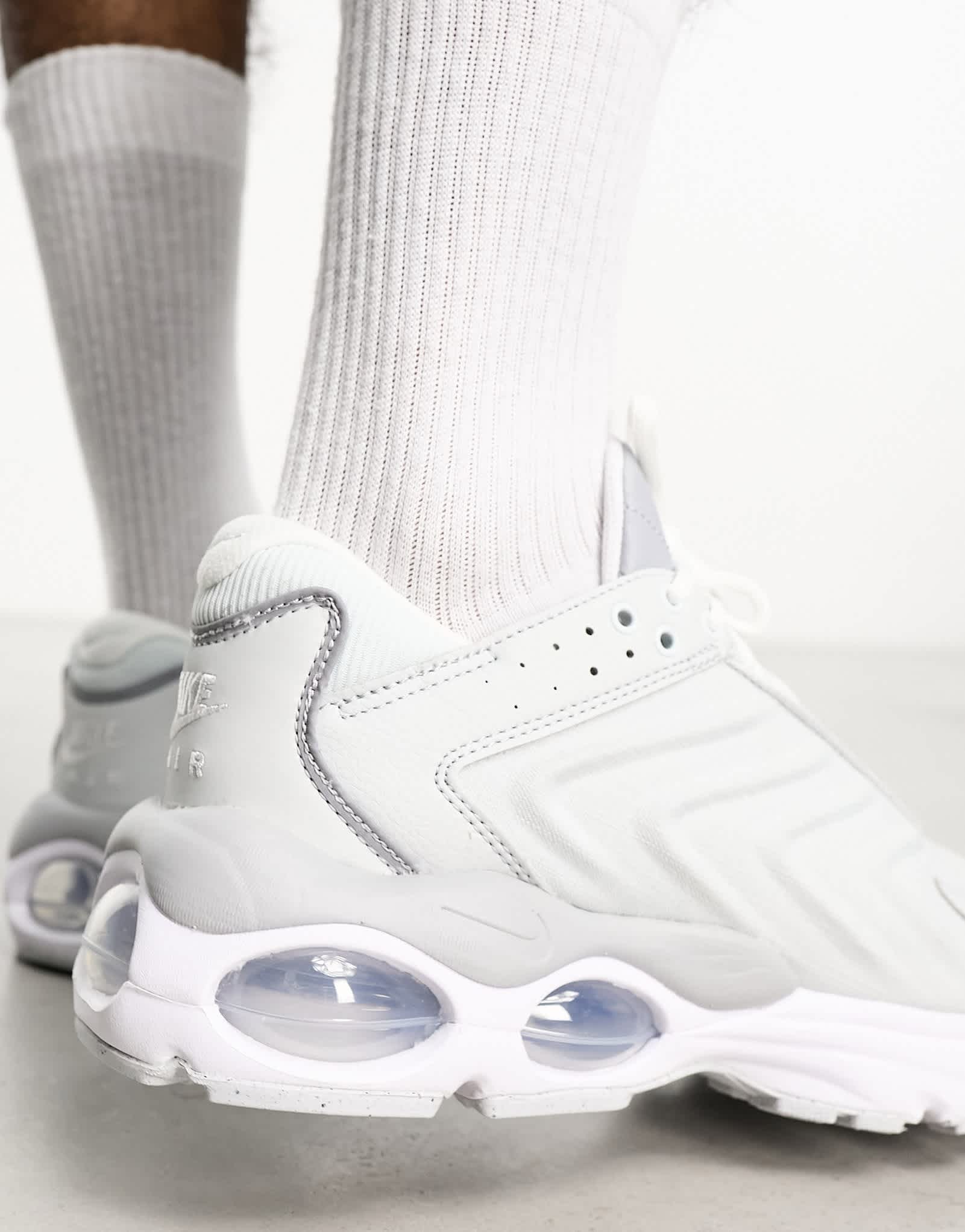 Nike Air Max Tailwind NN trainers in grey and white - ASOS Sample Sale EU Store