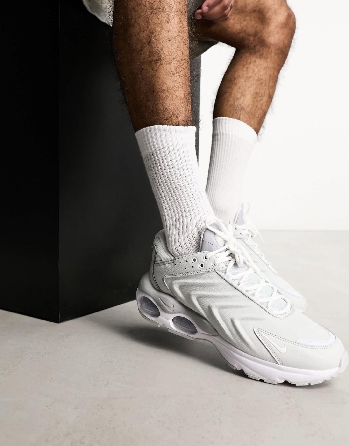 Nike Air Max Tailwind NN trainers in grey and white - ASOS Sample Sale EU Store