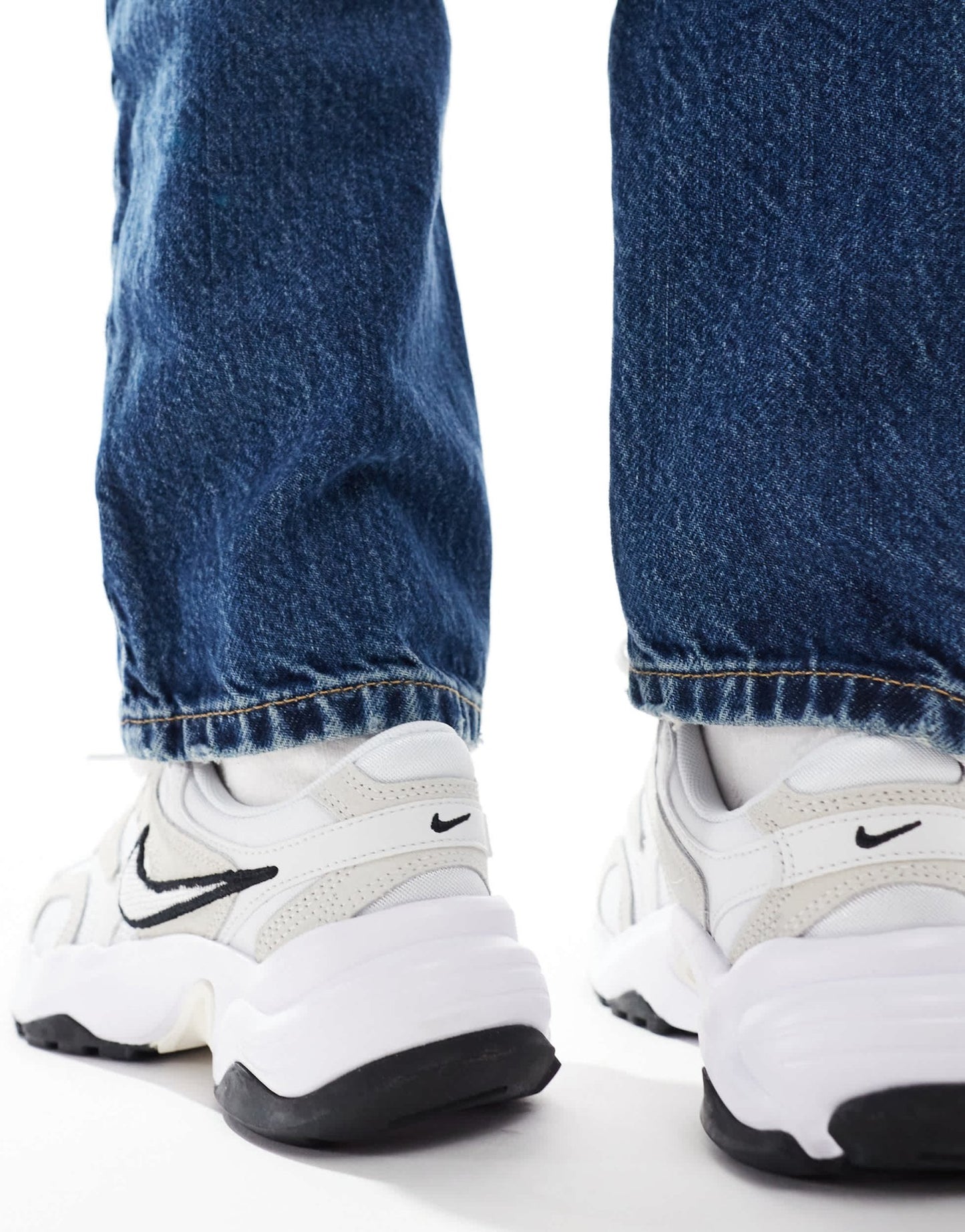 Nike AL8 Run Inspo trainers in white - WHITE - ASOS Sample Sale EU Store