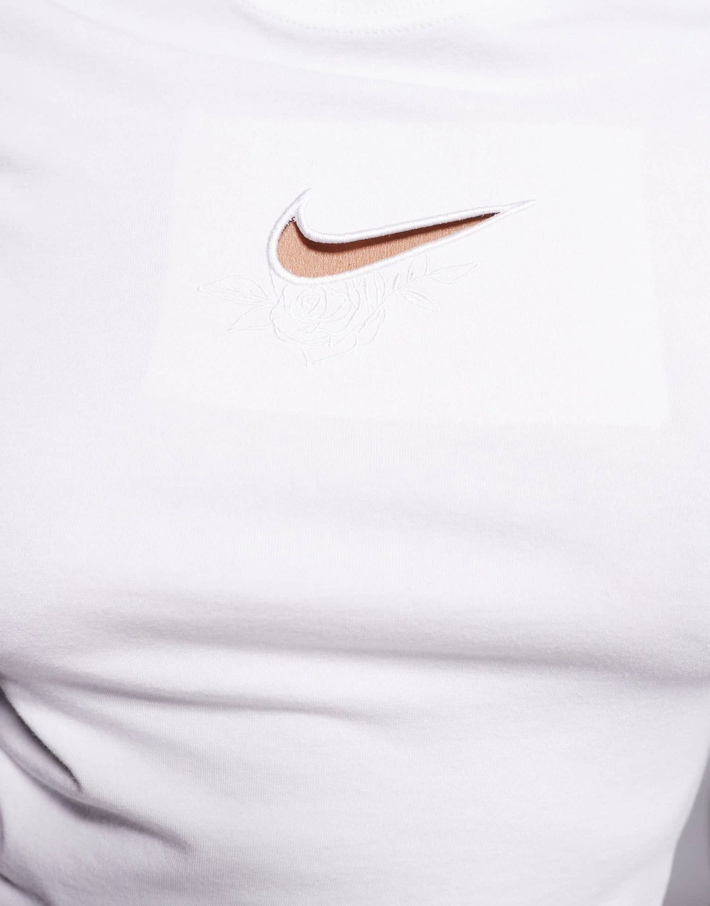 Nike Chill cropped t-shirt in white - ASOS Sample Sale EU Store