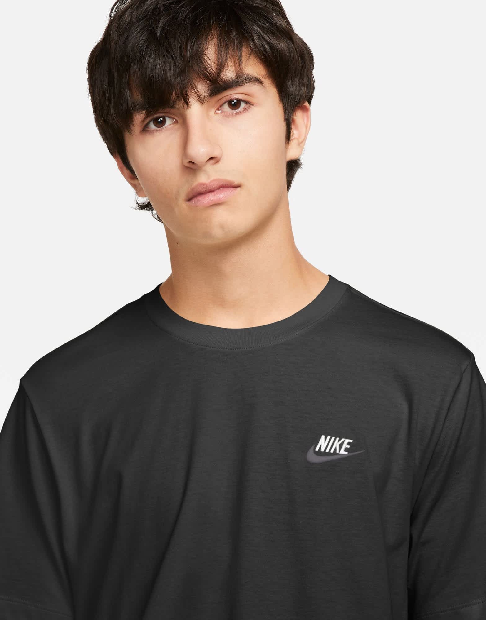 Nike Club t-shirt in black and white detail - ASOS Sample Sale EU Store