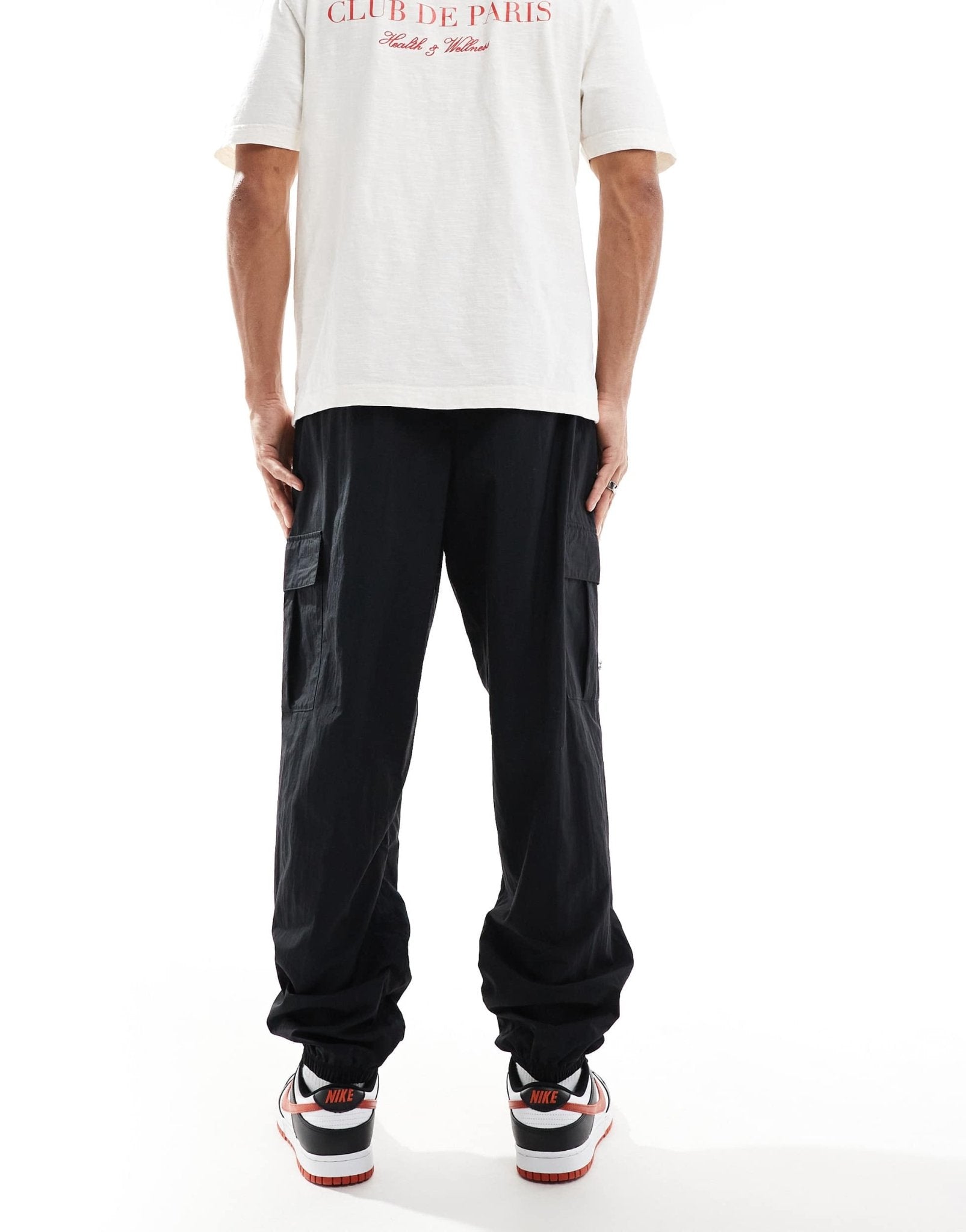 Nike Club woven cargo trousers in black - ASOS Sample Sale EU Store