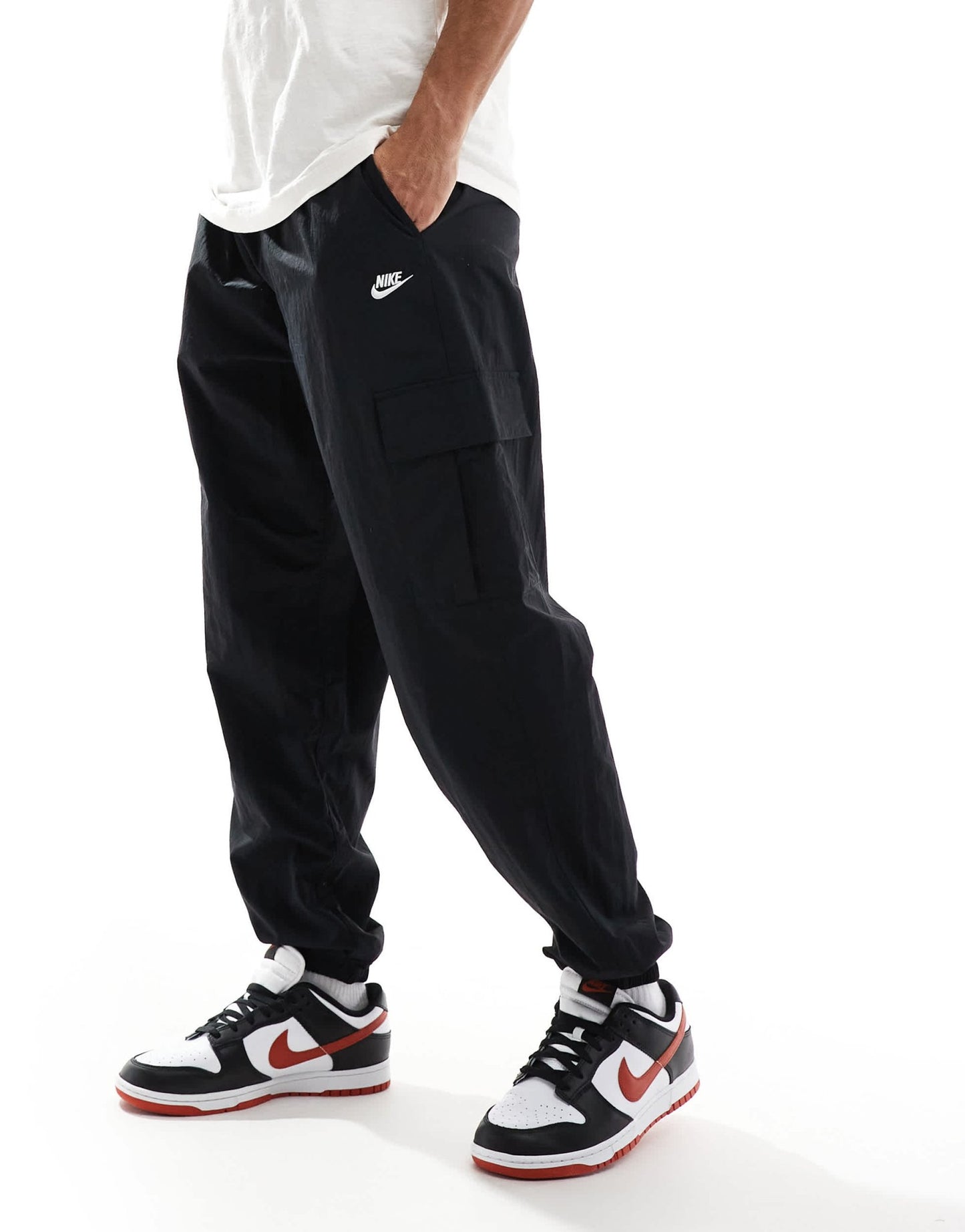 Nike Club woven cargo trousers in black - ASOS Sample Sale EU Store