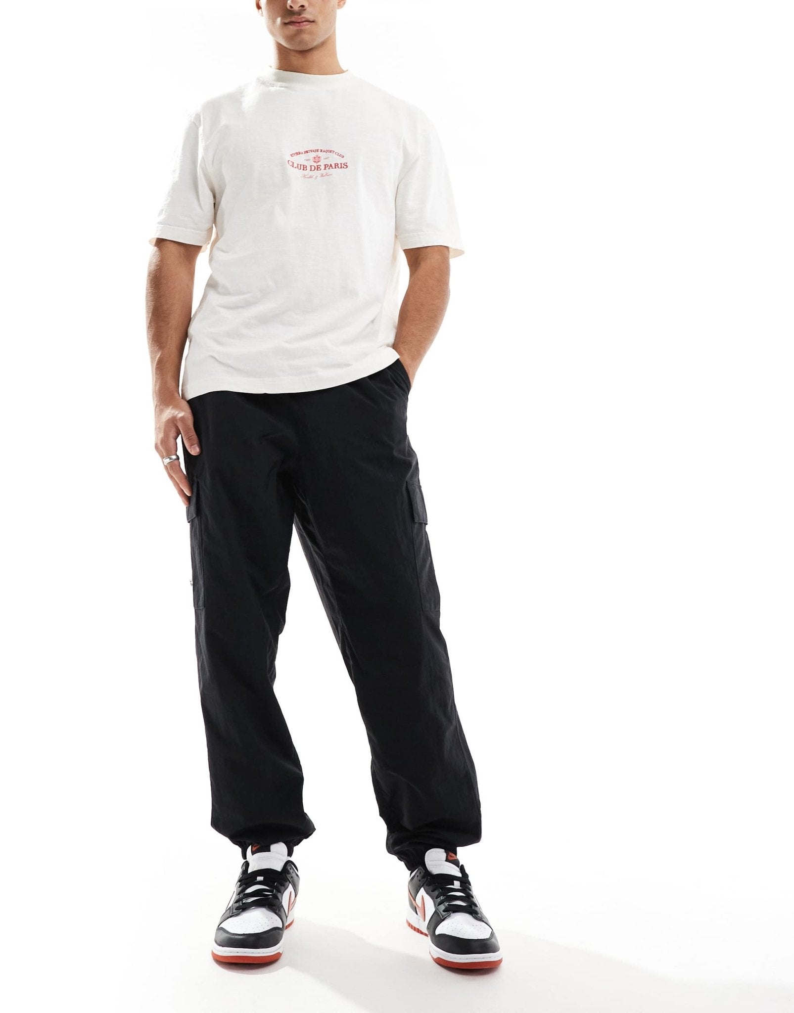Nike Club woven cargo trousers in black - ASOS Sample Sale EU Store