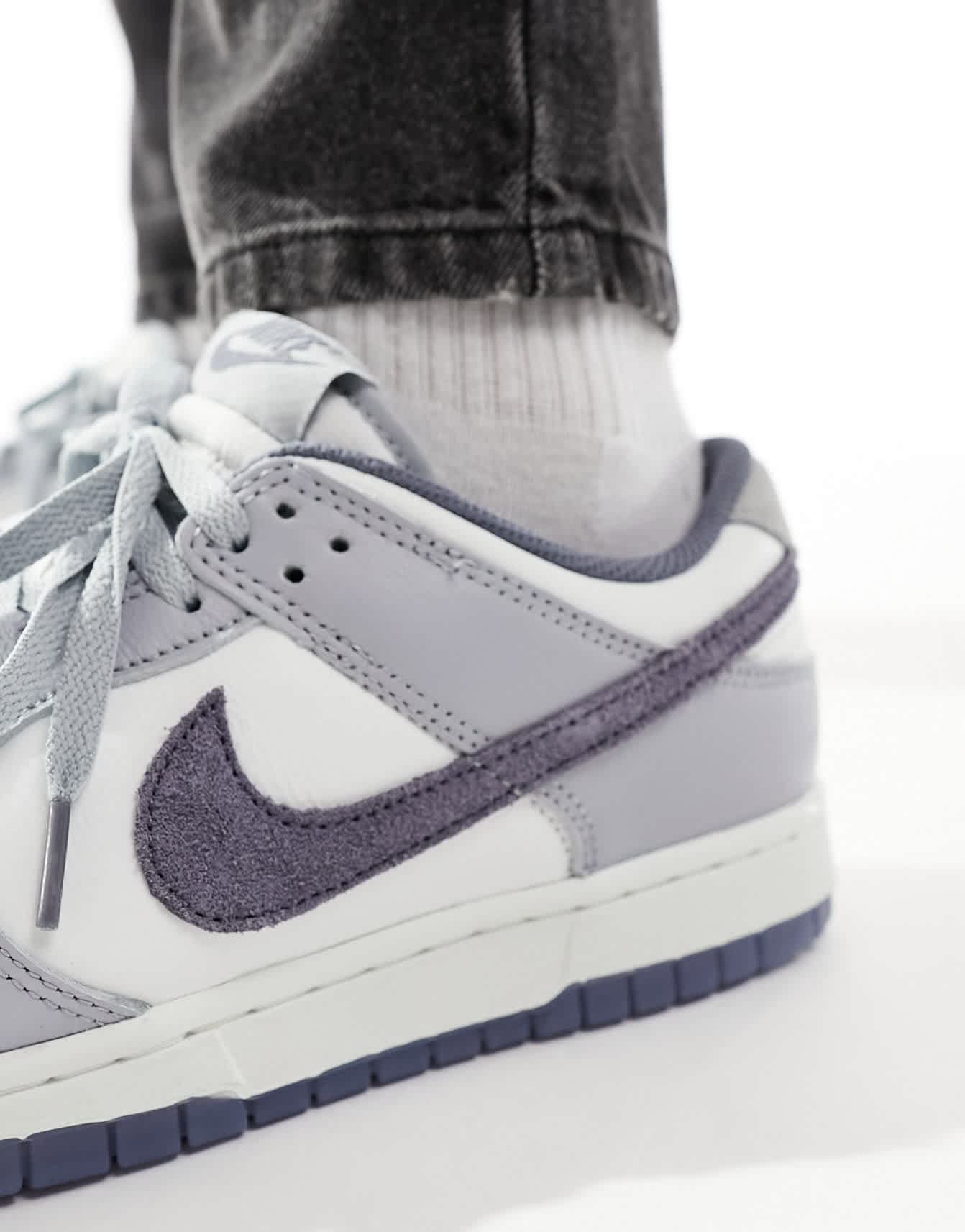 Nike Dunk Low Retro trainers in white and grey - ASOS Sample Sale EU Store