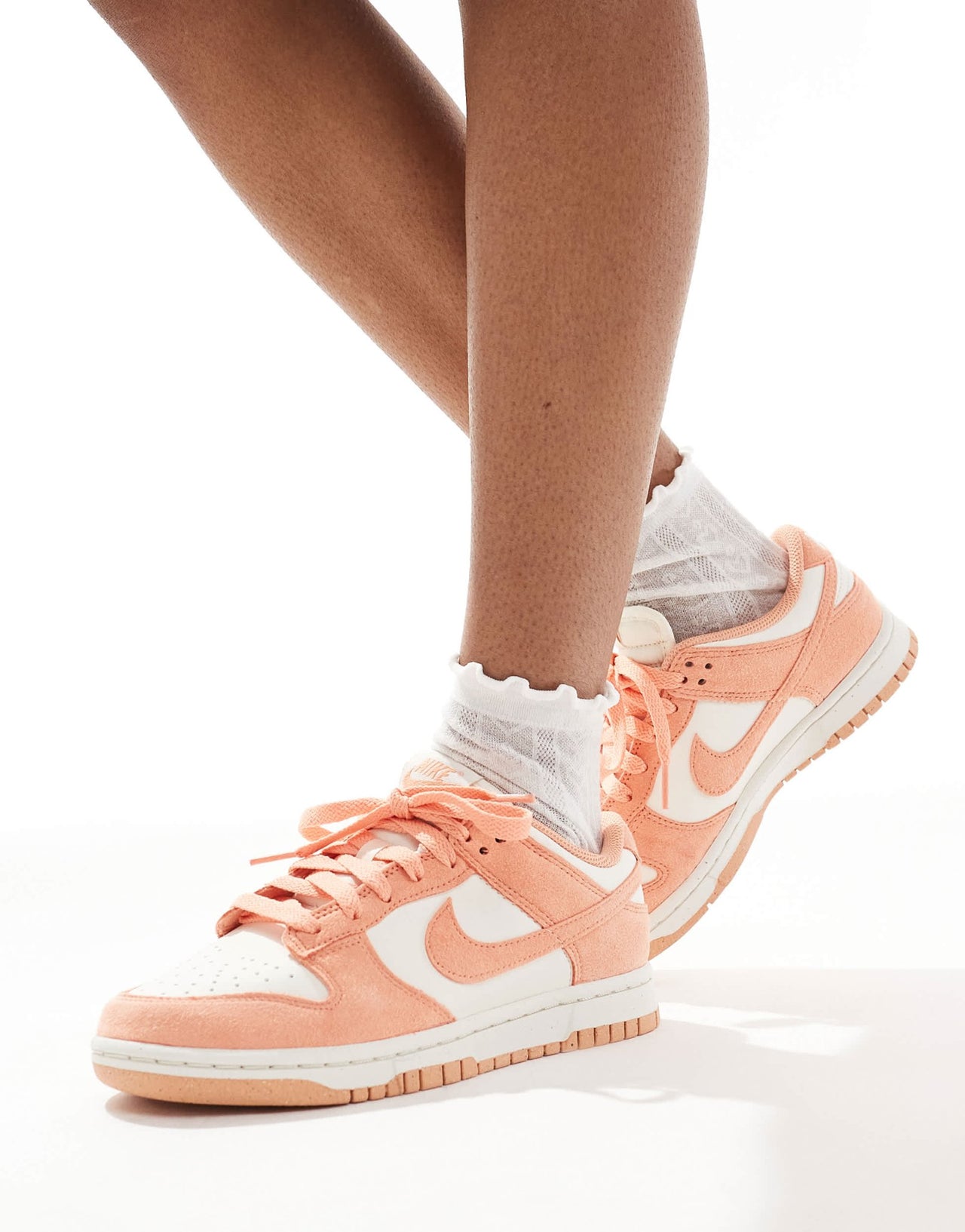 Nike Dunk Low Retro trainers in white and orange - ASOS Sample Sale EU Store