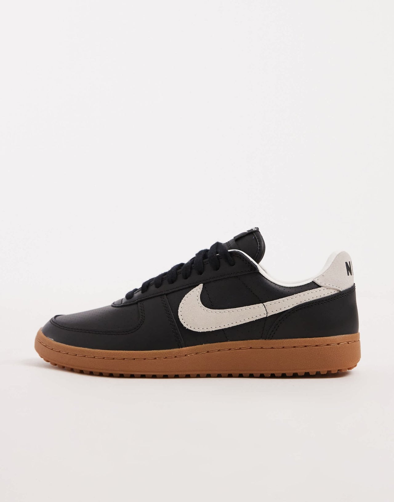 Nike Field General 82 SP trainers in black and sail - ASOS Sample Sale EU Store