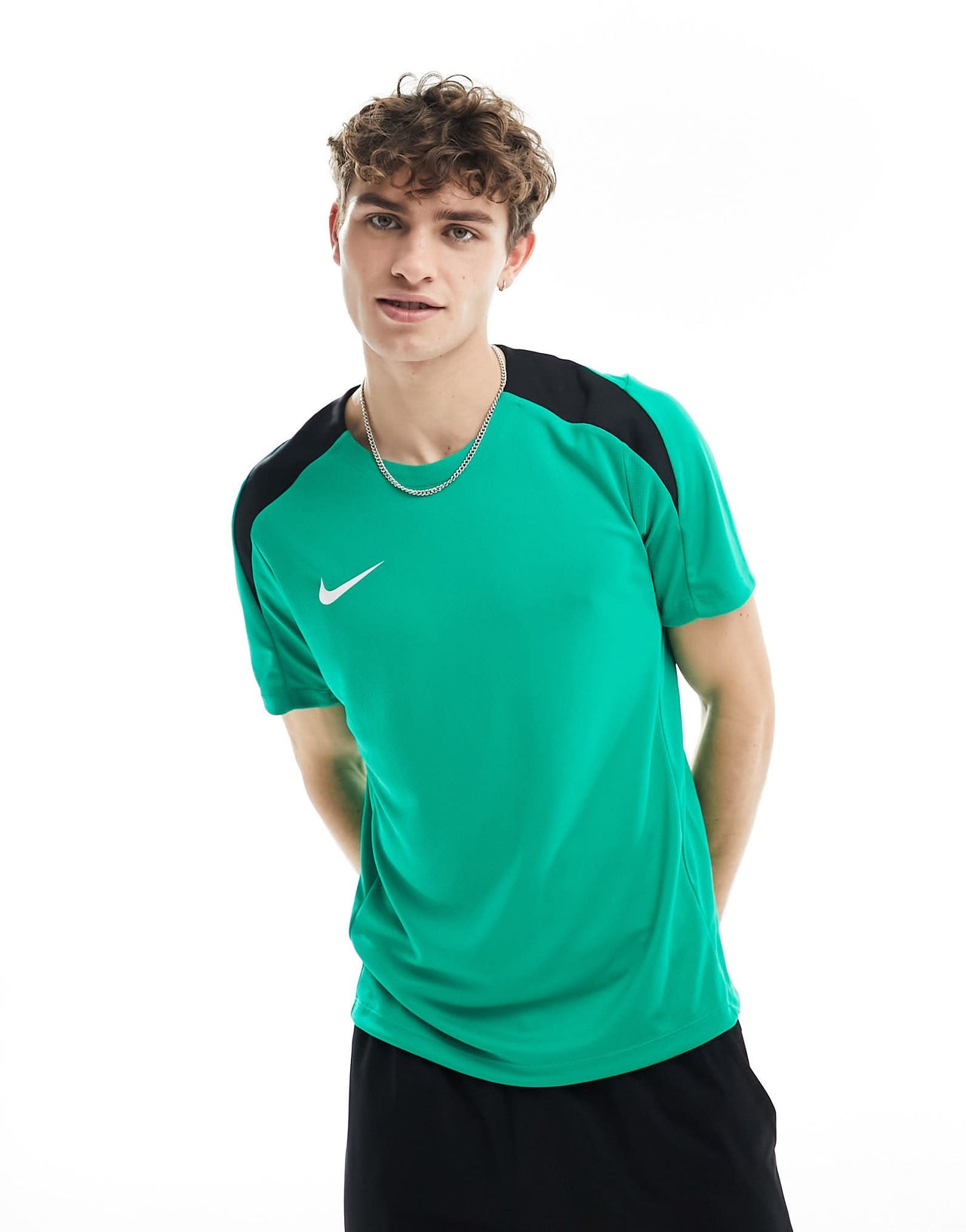 Nike Football Strike t-shirt in green - ASOS Sample Sale EU Store