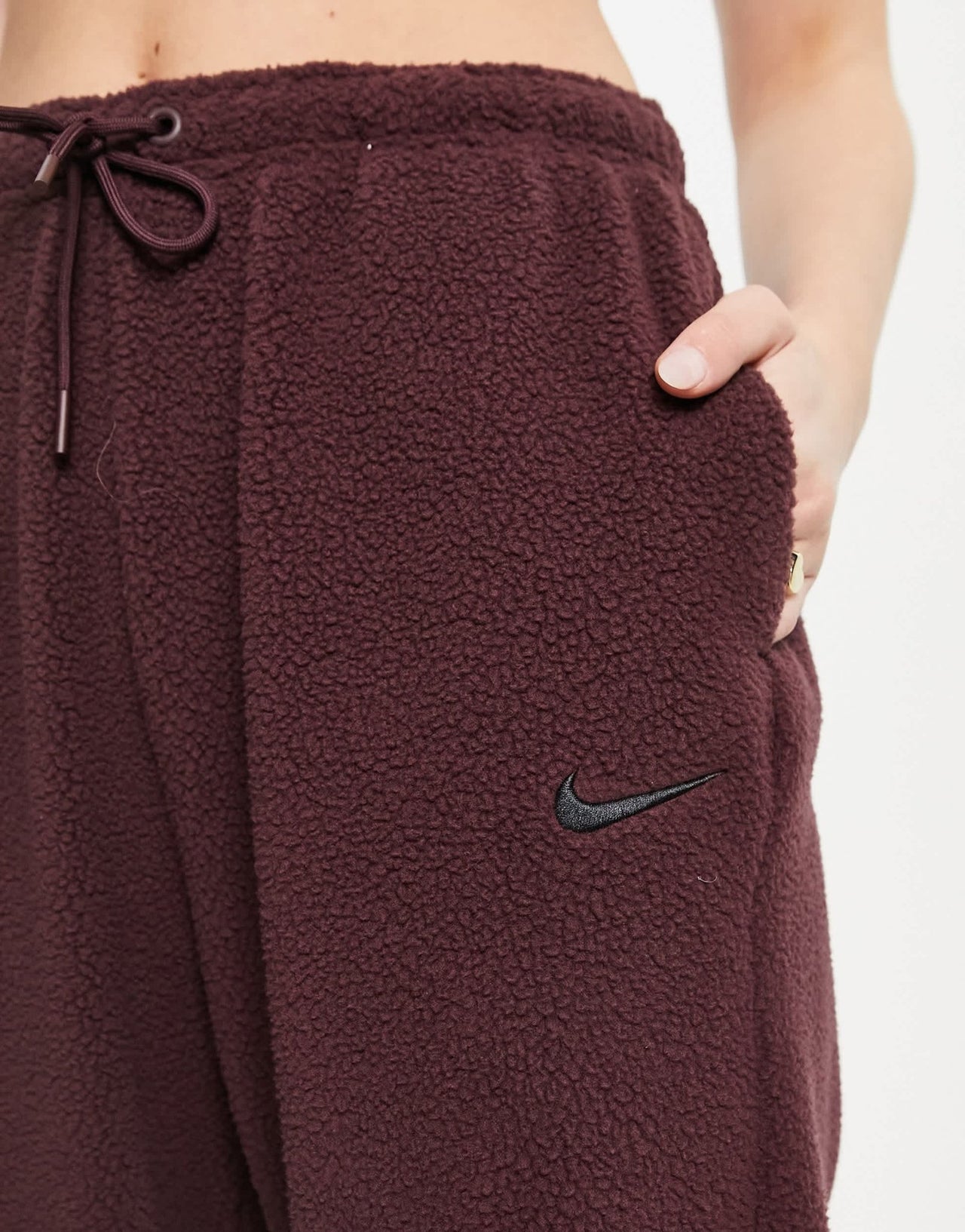 Nike joggers in burgundy - ASOS Sample Sale EU Store