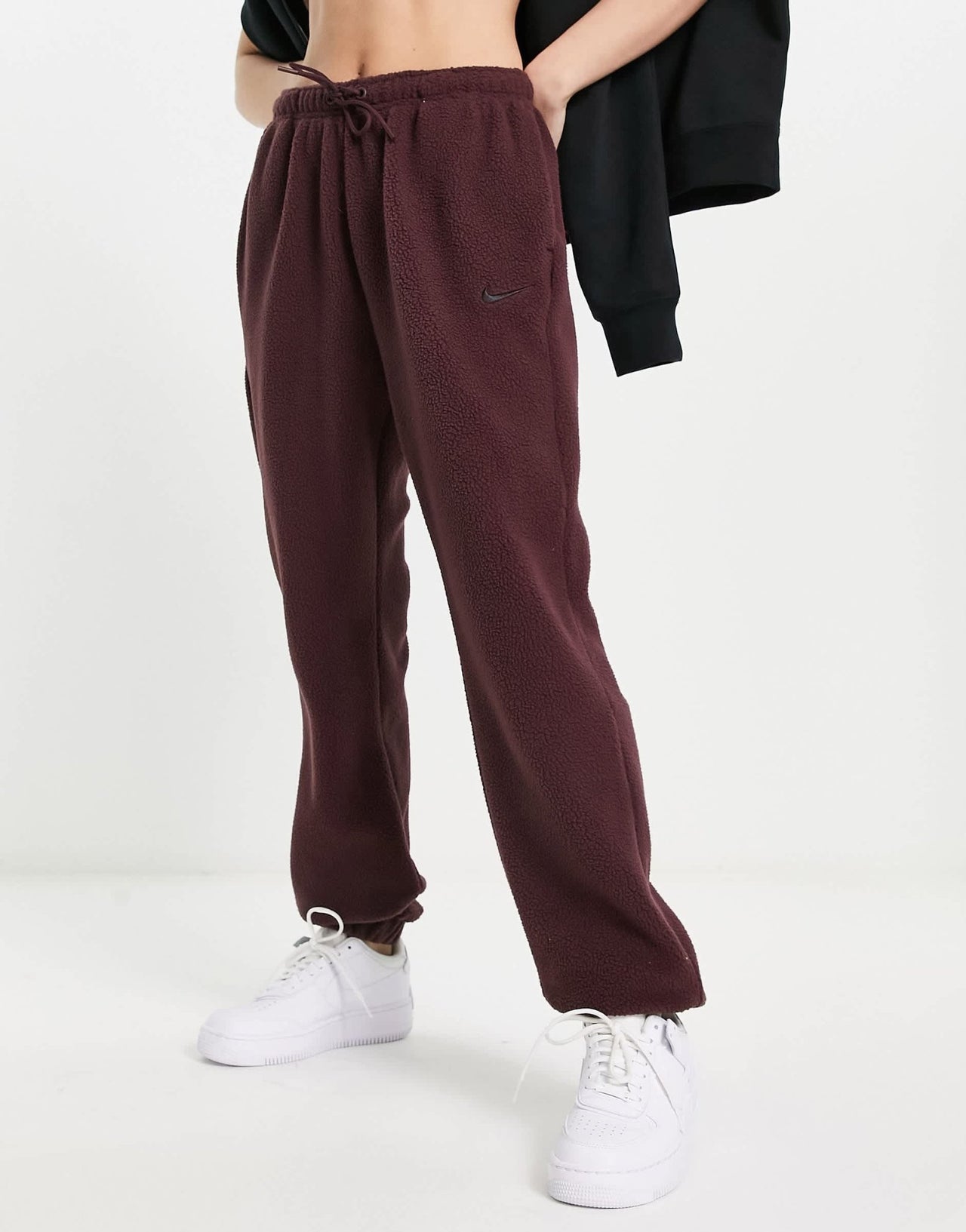 Nike joggers in burgundy - ASOS Sample Sale EU Store