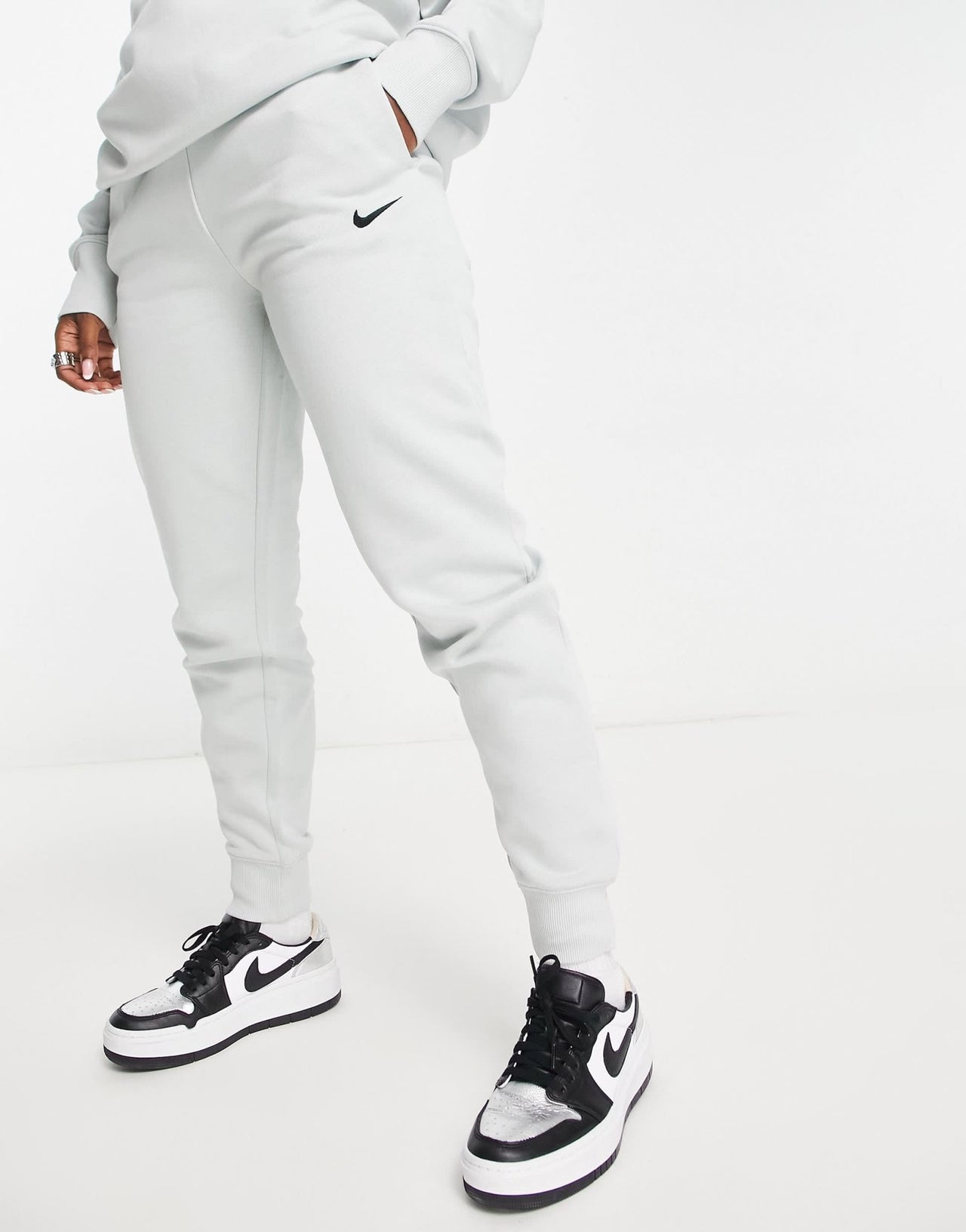 Nike joggers in grey - GREY - ASOS Sample Sale EU Store