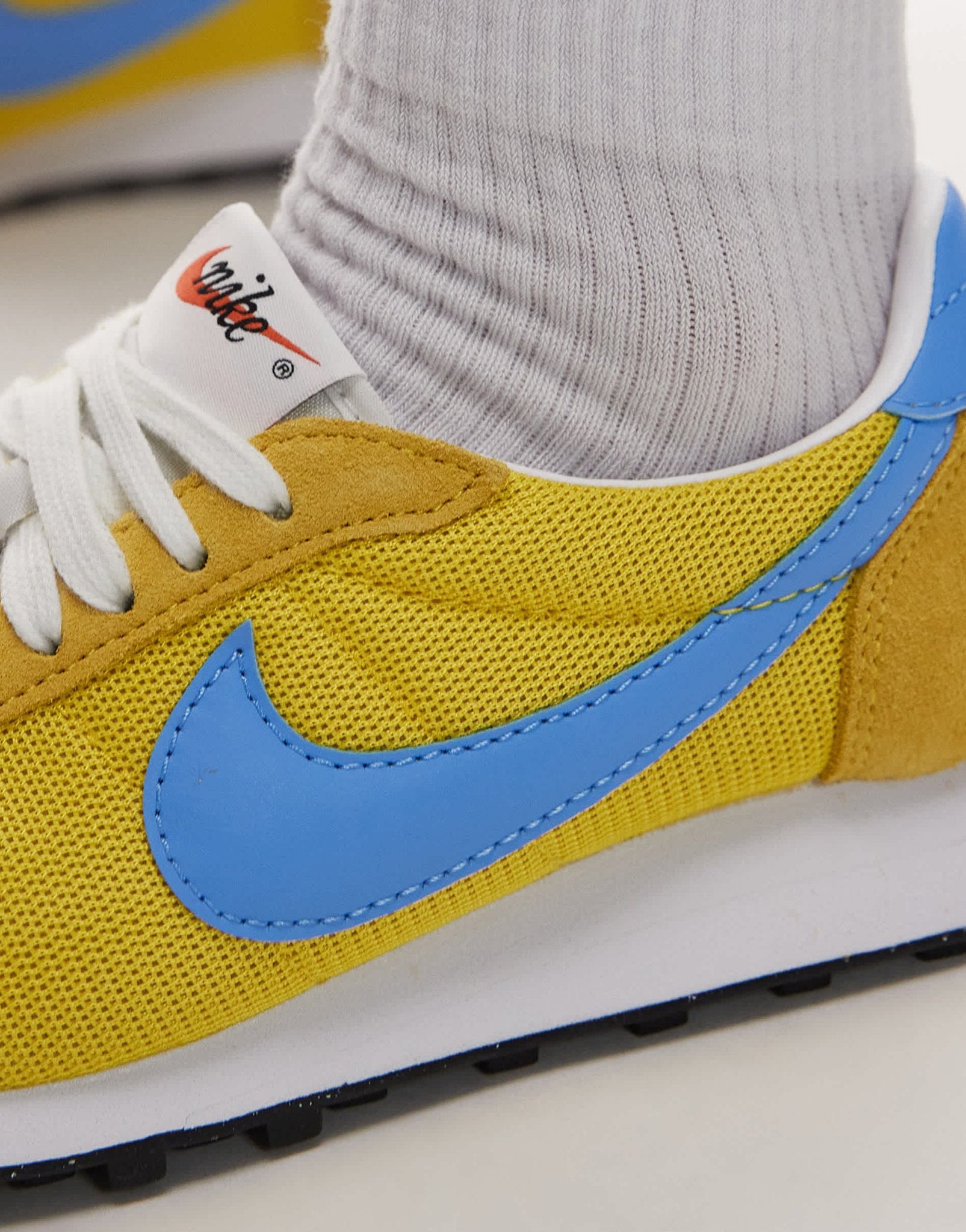 Nike LD - 1000 trainers in yellow and blue - ASOS Sample Sale EU Store