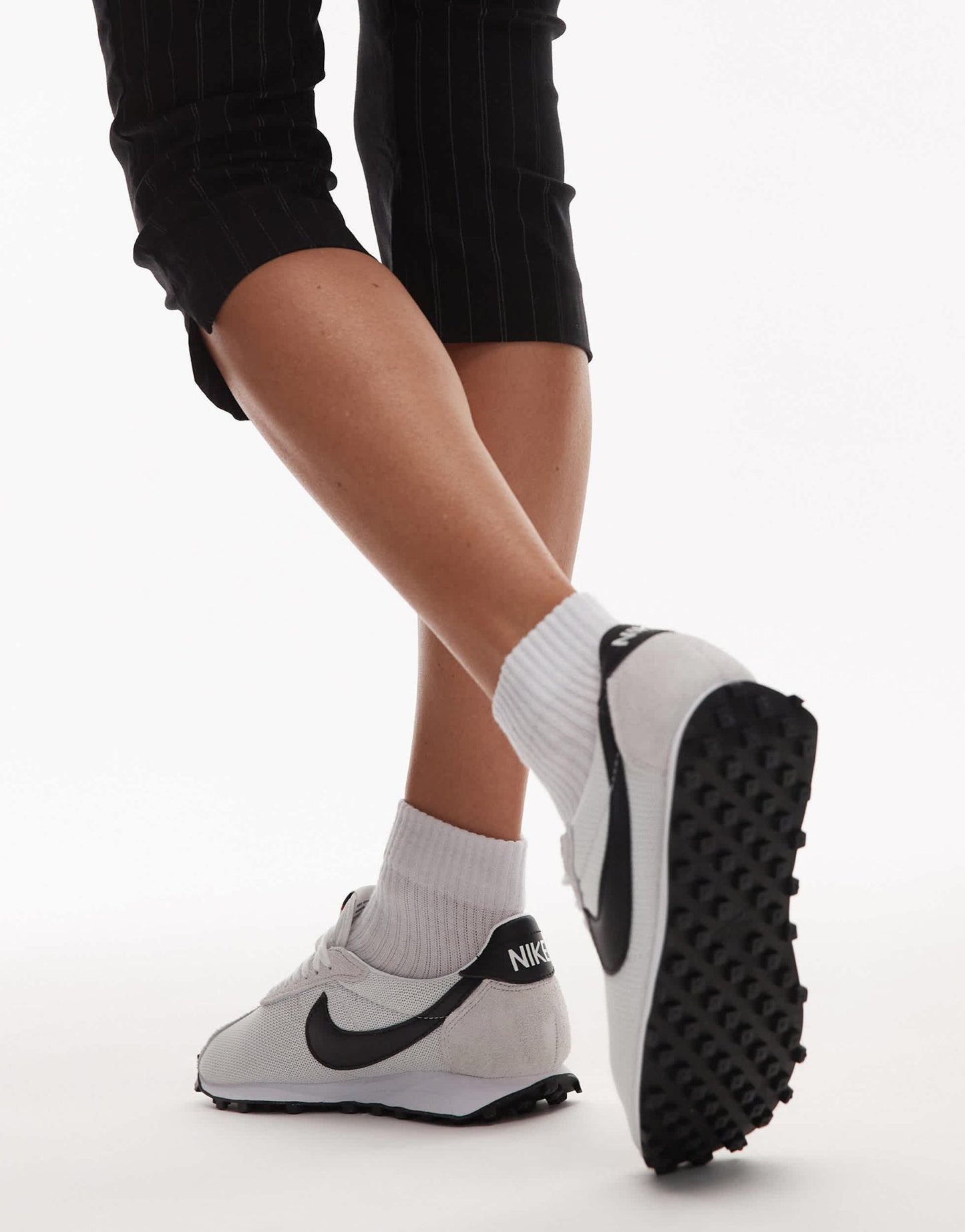 Nike LD - 1000 unisex trainers in white and black - ASOS Sample Sale EU Store