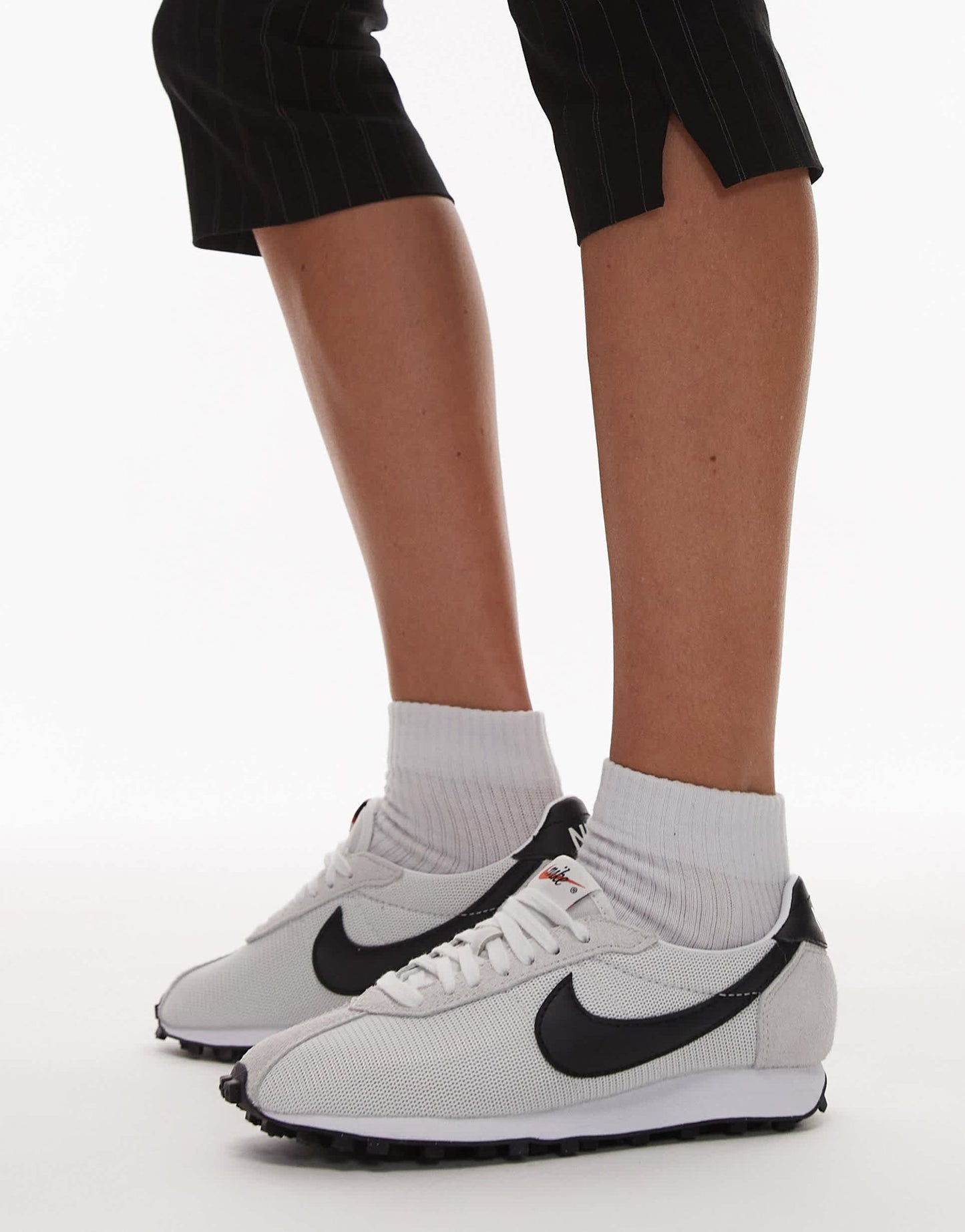 Nike LD - 1000 unisex trainers in white and black - ASOS Sample Sale EU Store