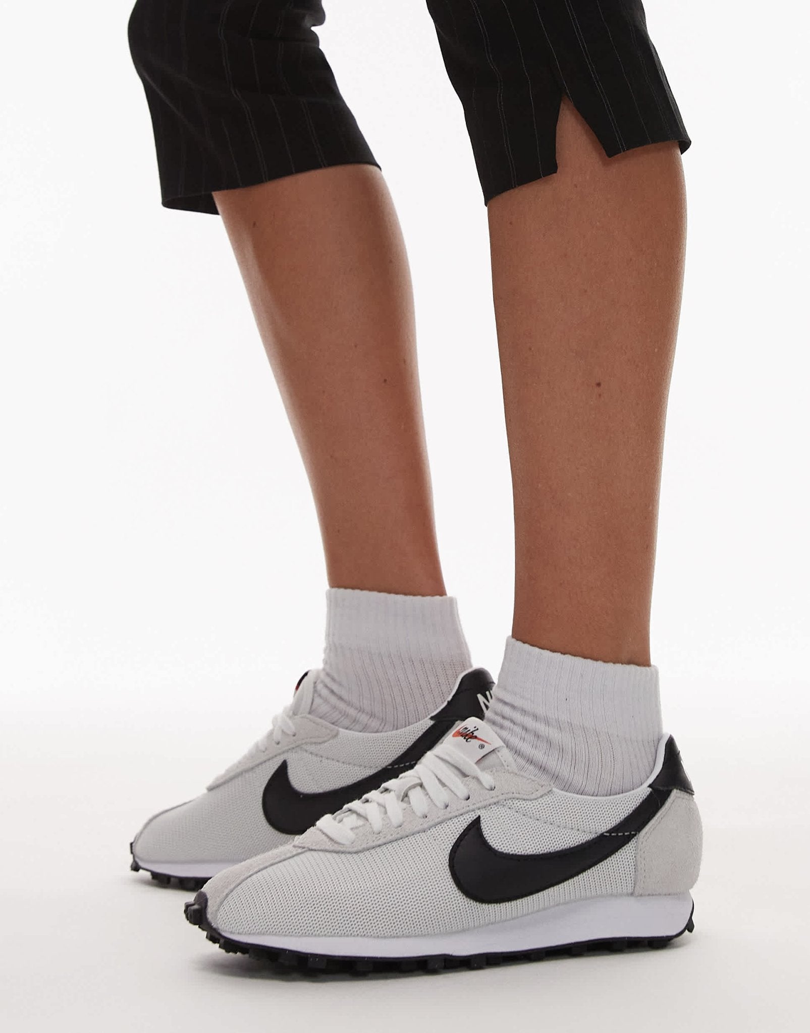 Nike LD - 1000 unisex trainers in white and black - ASOS Sample Sale EU Store