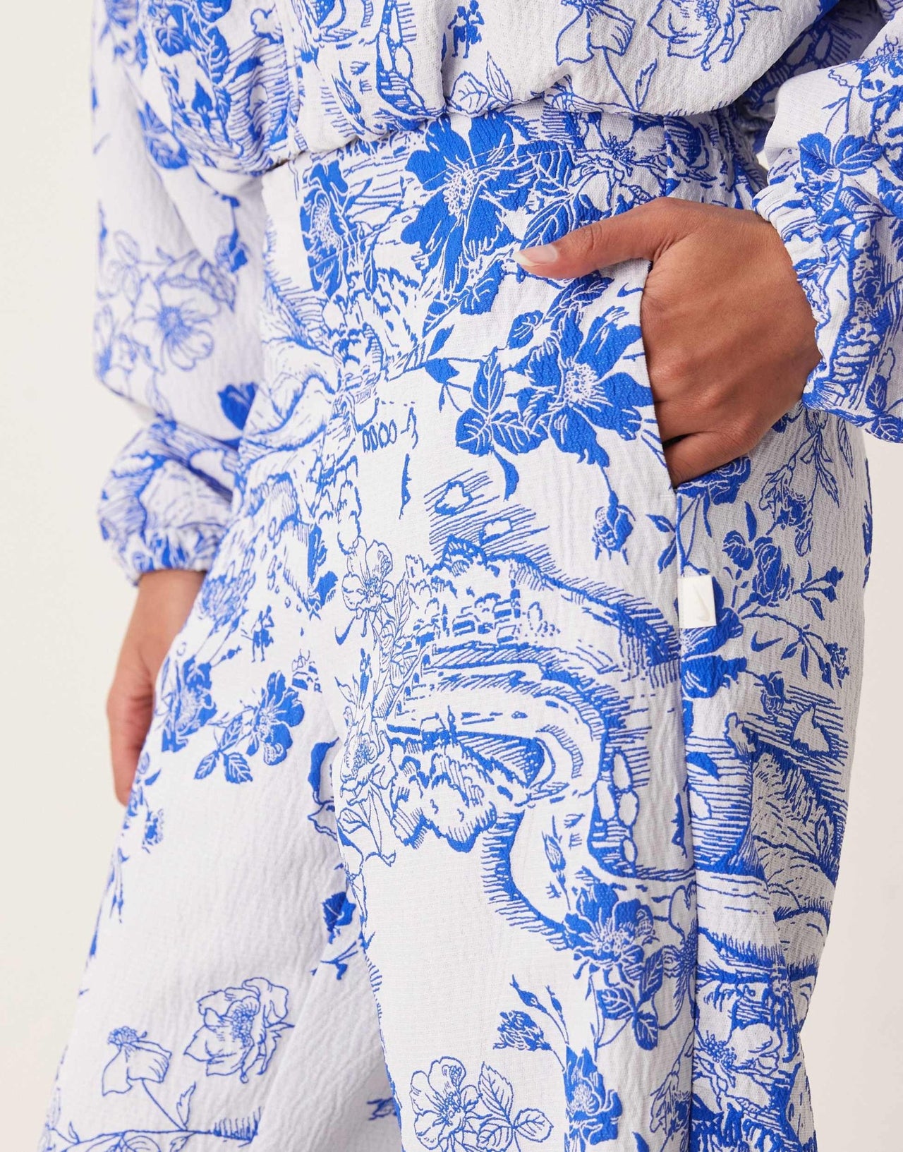 Nike MDC jaquard floral wide leg trousers in blue and white - ASOS Sample Sale EU Store