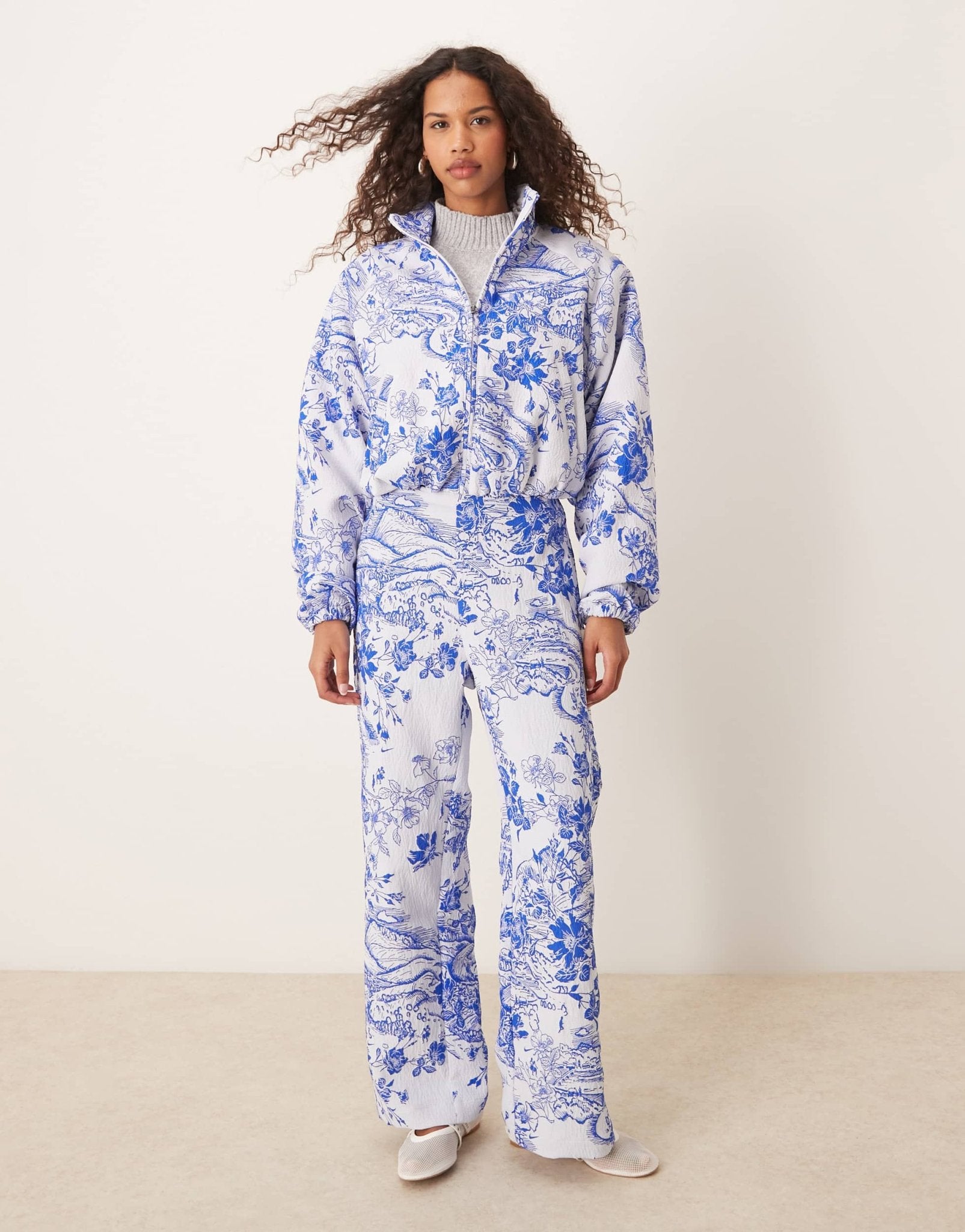 Nike MDC jaquard floral wide leg trousers in blue and white - ASOS Sample Sale EU Store