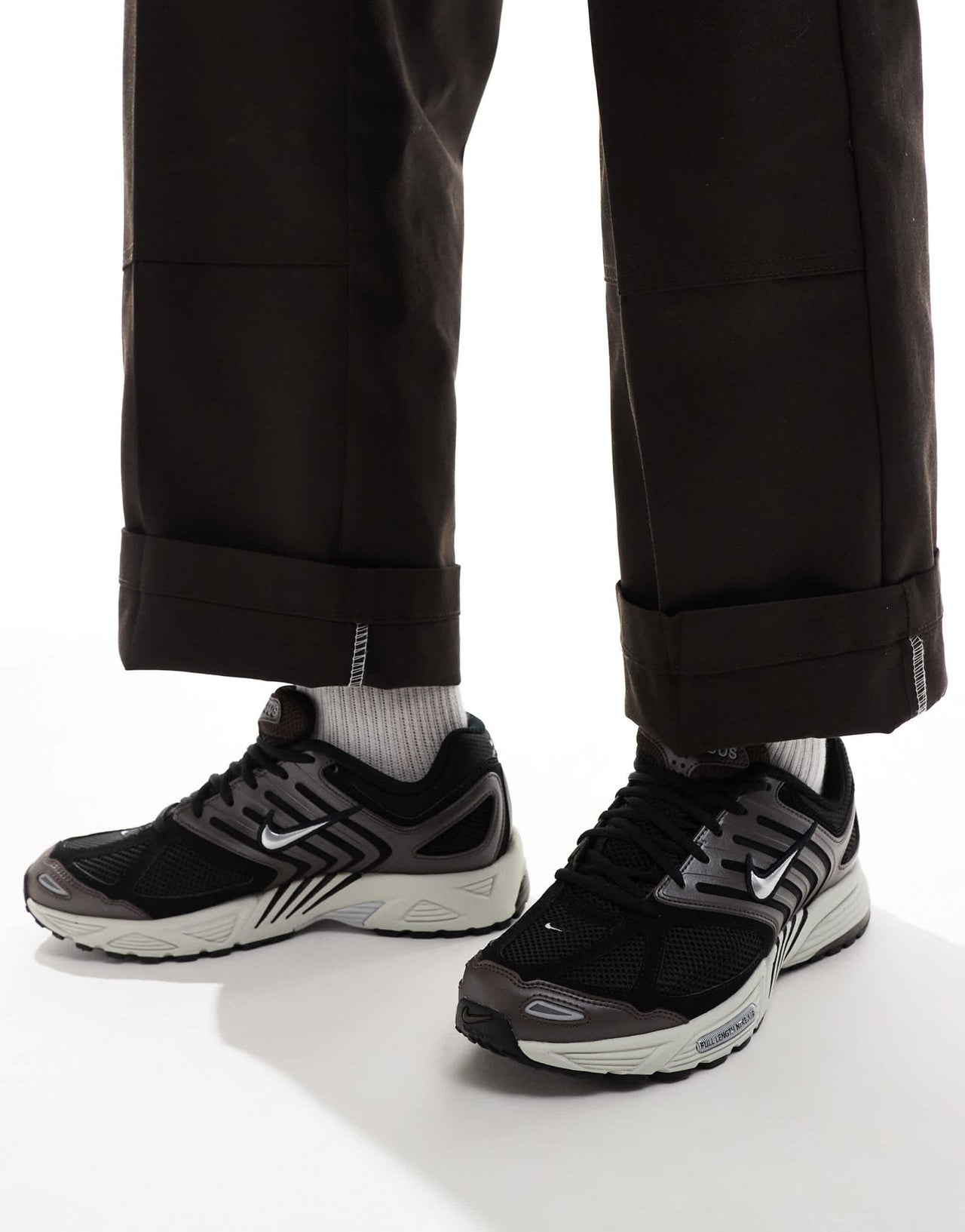 Nike Pegasus 2005 trainers in brown and metallic silver - ASOS Sample Sale EU Store