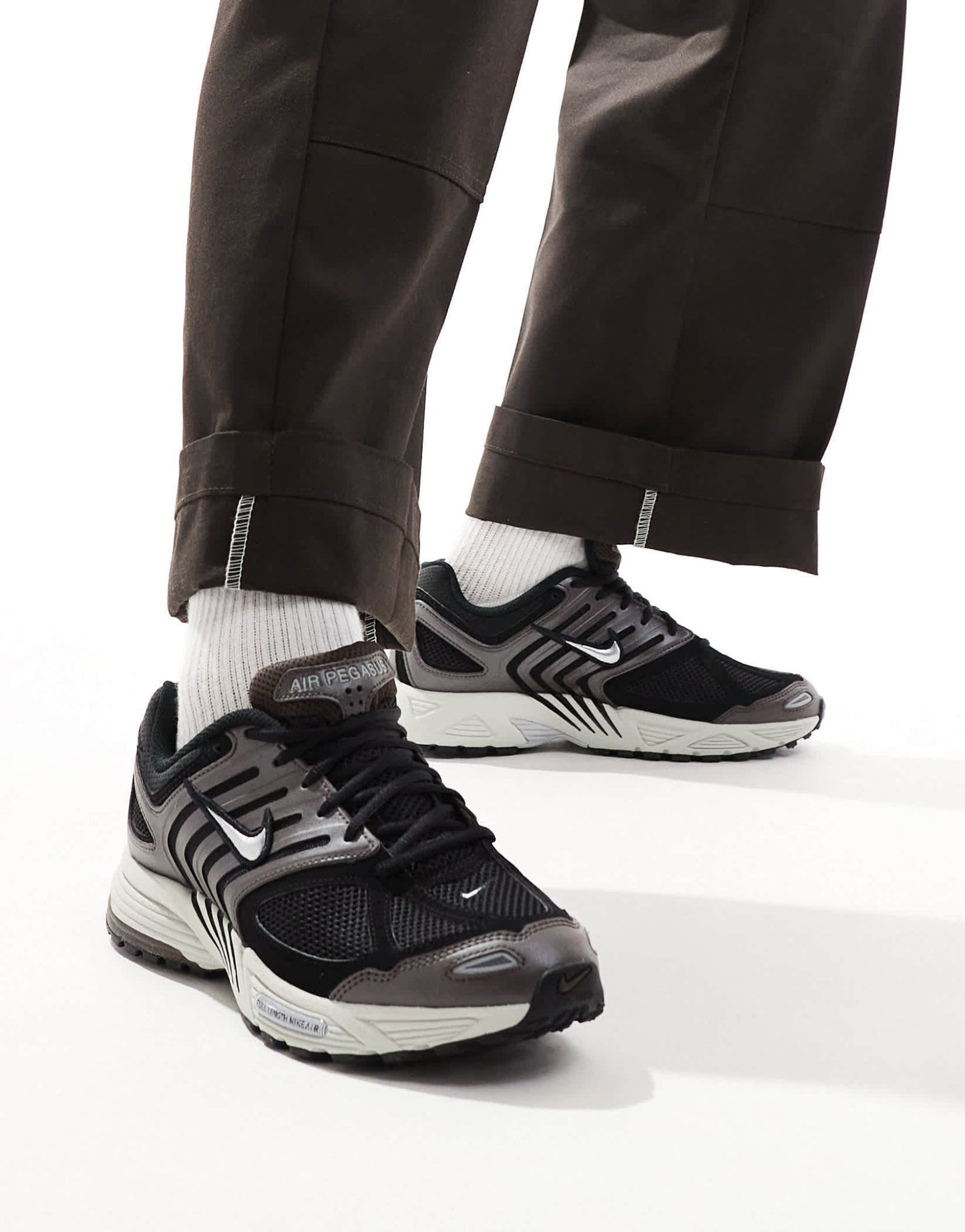 Nike Pegasus 2005 trainers in brown and metallic silver - ASOS Sample Sale EU Store