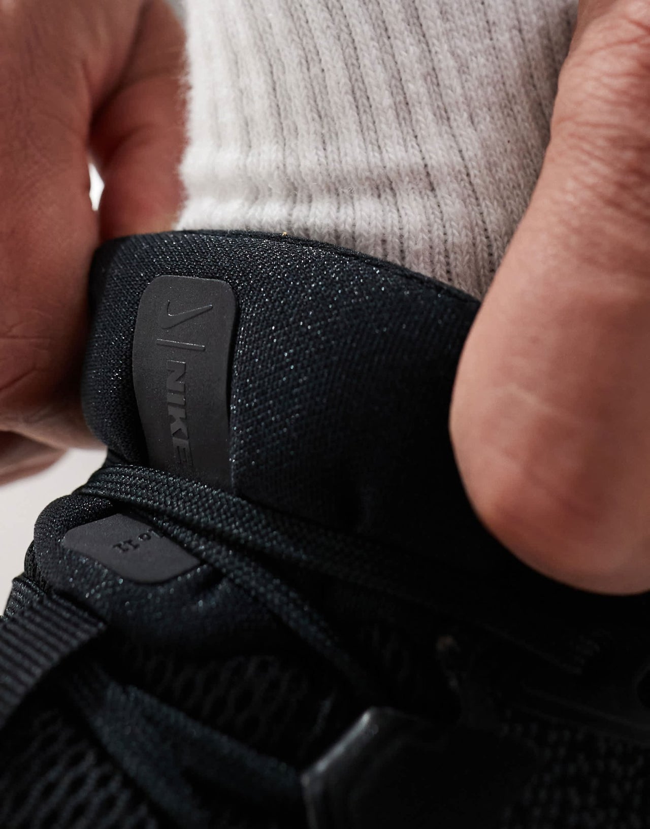 Nike Running Air Winflo 11 trainers in black - ASOS Sample Sale EU Store