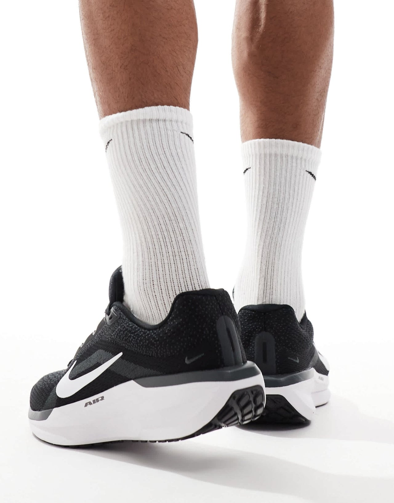 Nike Running Air Winflo 11 trainers in black - ASOS Sample Sale EU Store