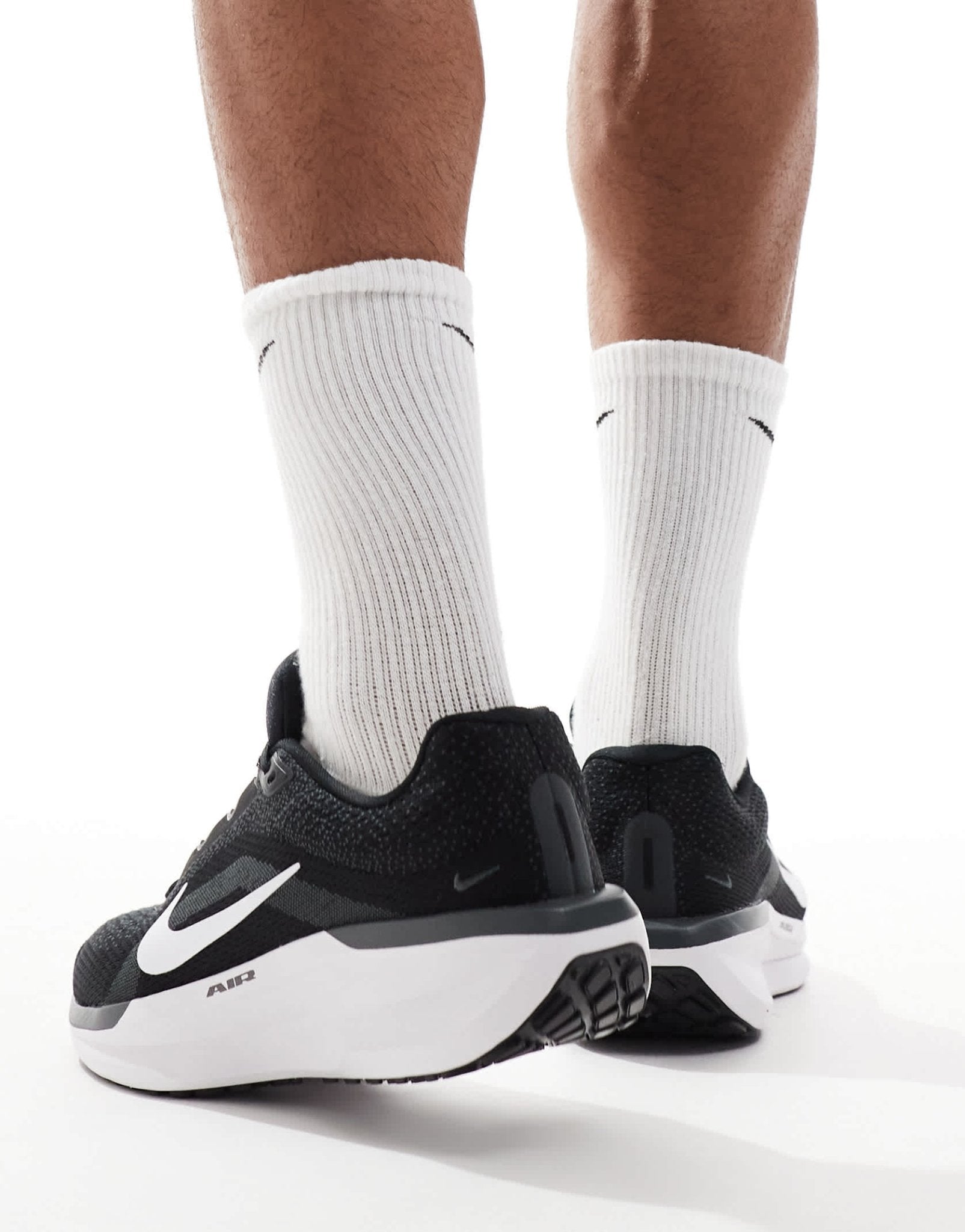 Nike Running Air Winflo 11 trainers in black - ASOS Sample Sale EU Store