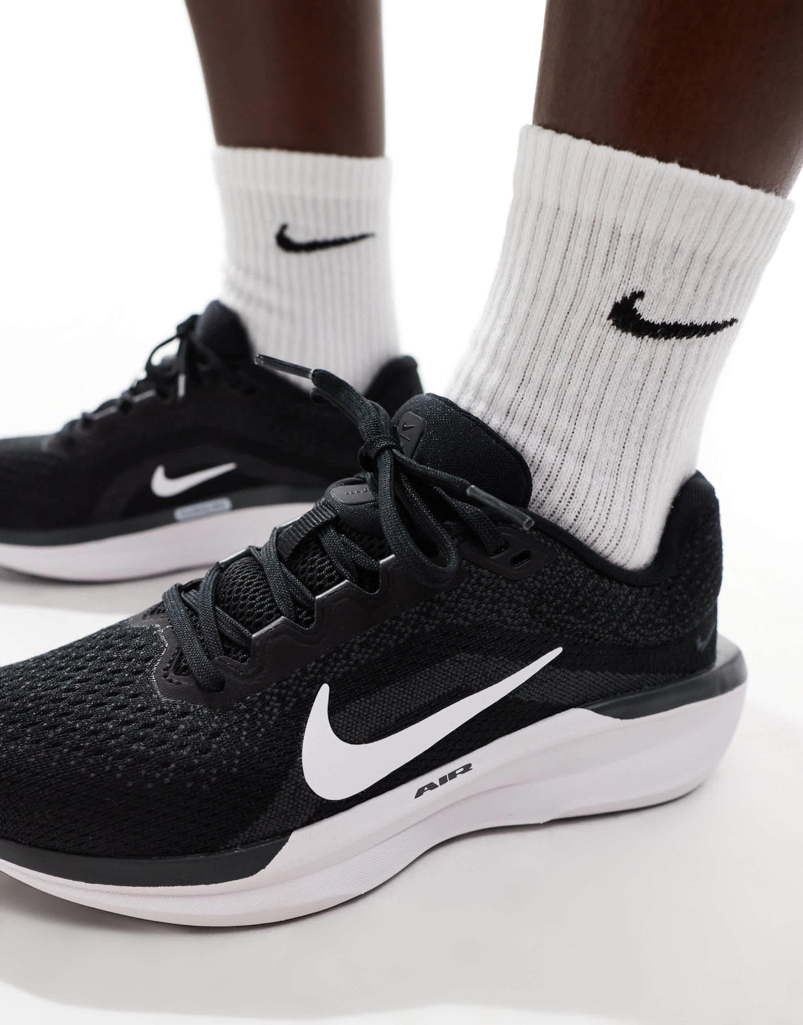 Nike Running Air Winflo 11 trainers in black and white - ASOS Sample Sale EU Store