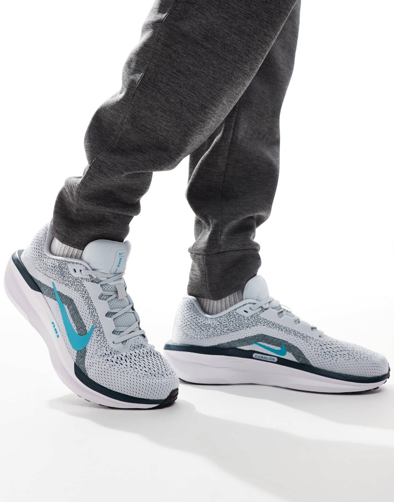 Nike Running Air Winflo 11 trainers in grey and blue - ASOS Sample Sale EU Store