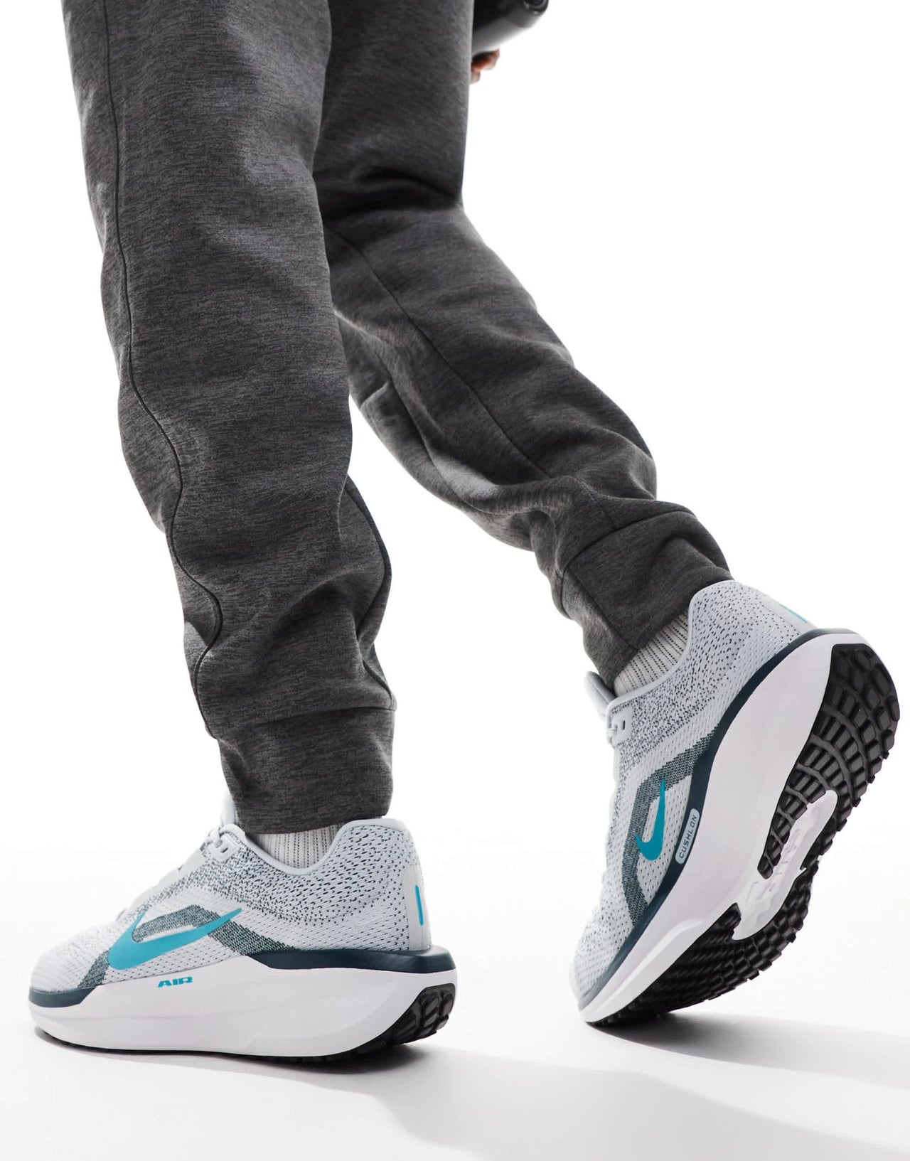 Nike Running Air Winflo 11 trainers in grey and blue - ASOS Sample Sale EU Store