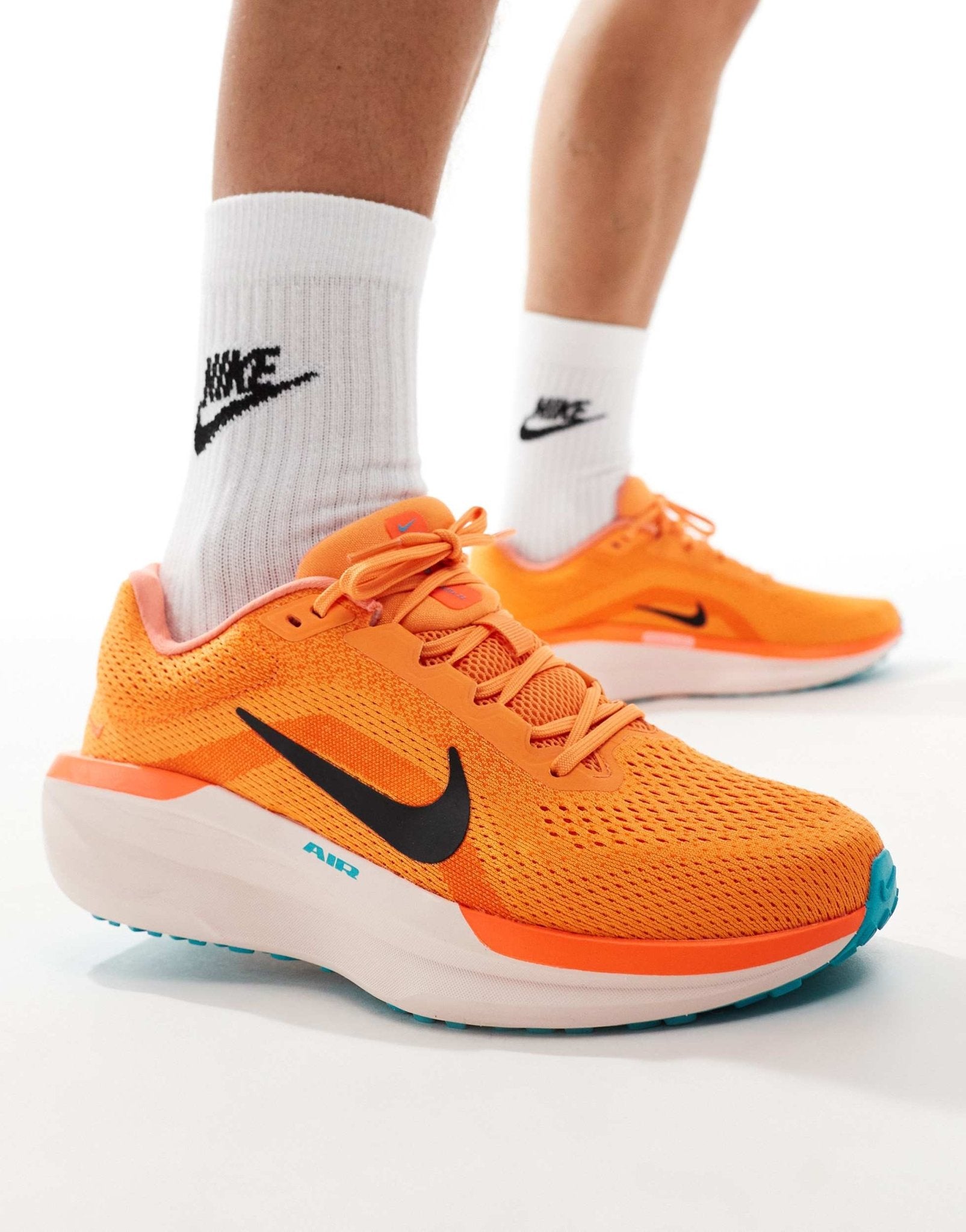 Nike Running Air Winflo 11 trainers in orange - ASOS Sample Sale EU Store