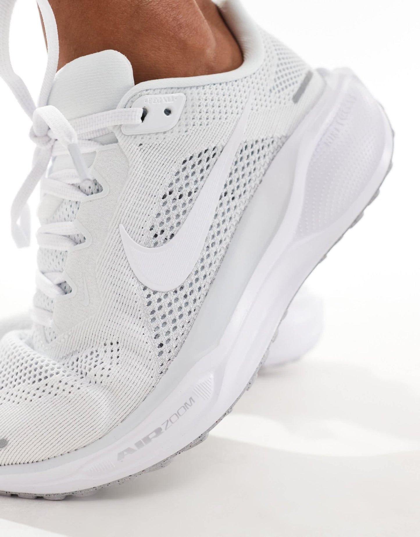 Nike Running Air Zoom Pegasus 41 trainers in white and platinum - ASOS Sample Sale EU Store