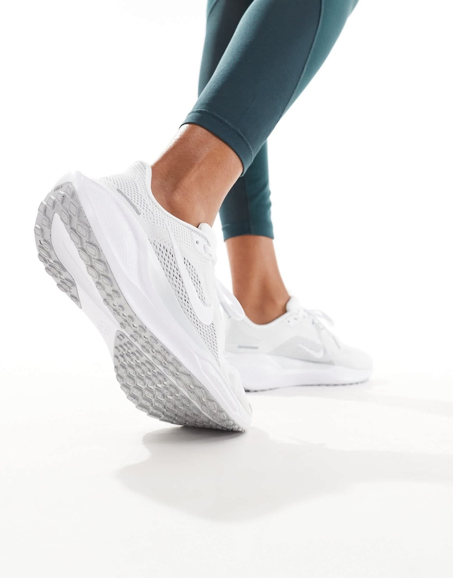 Nike Running Air Zoom Pegasus 41 trainers in white and platinum - ASOS Sample Sale EU Store