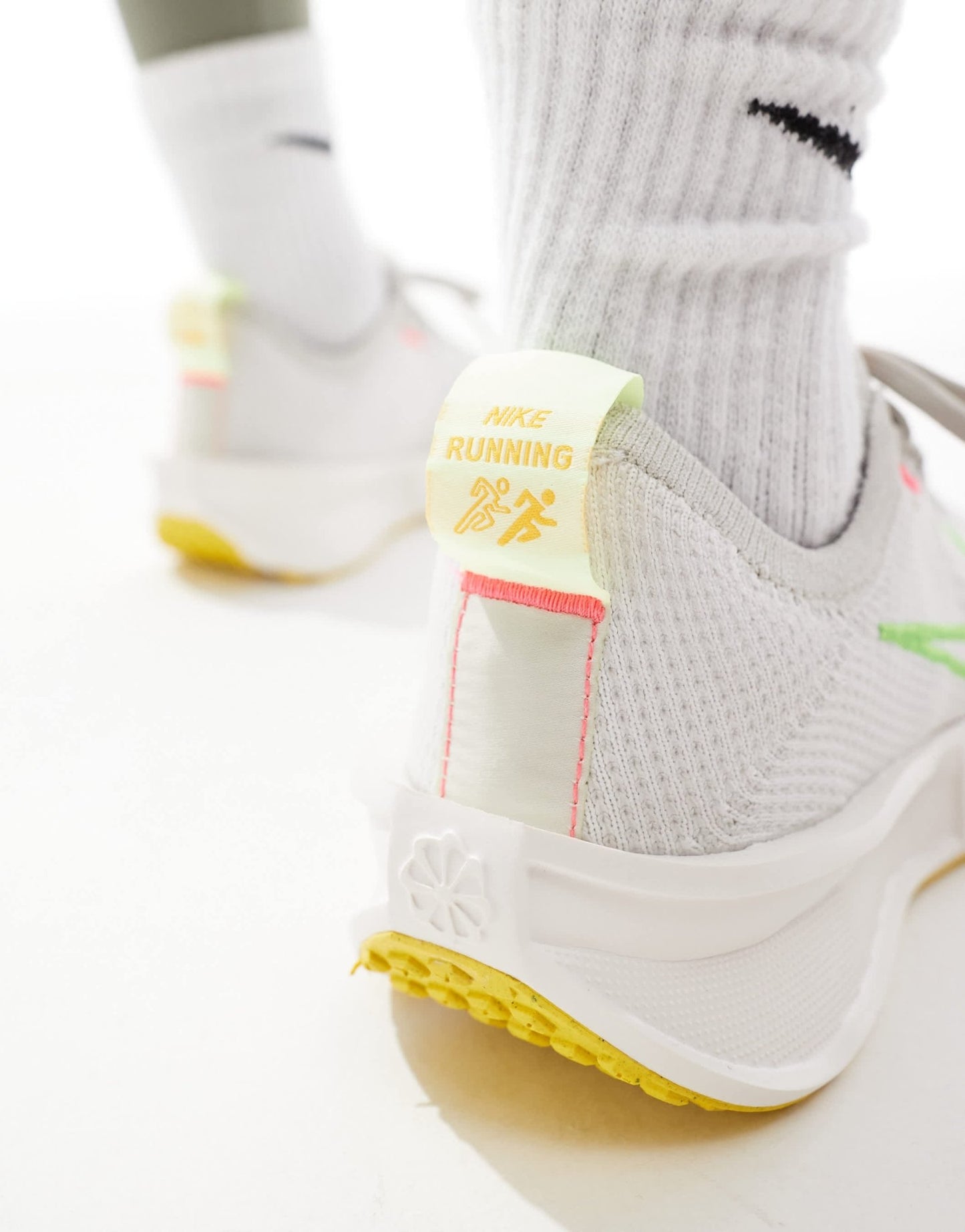 Nike Running Interact Run trainers in grey and white - ASOS Sample Sale EU Store