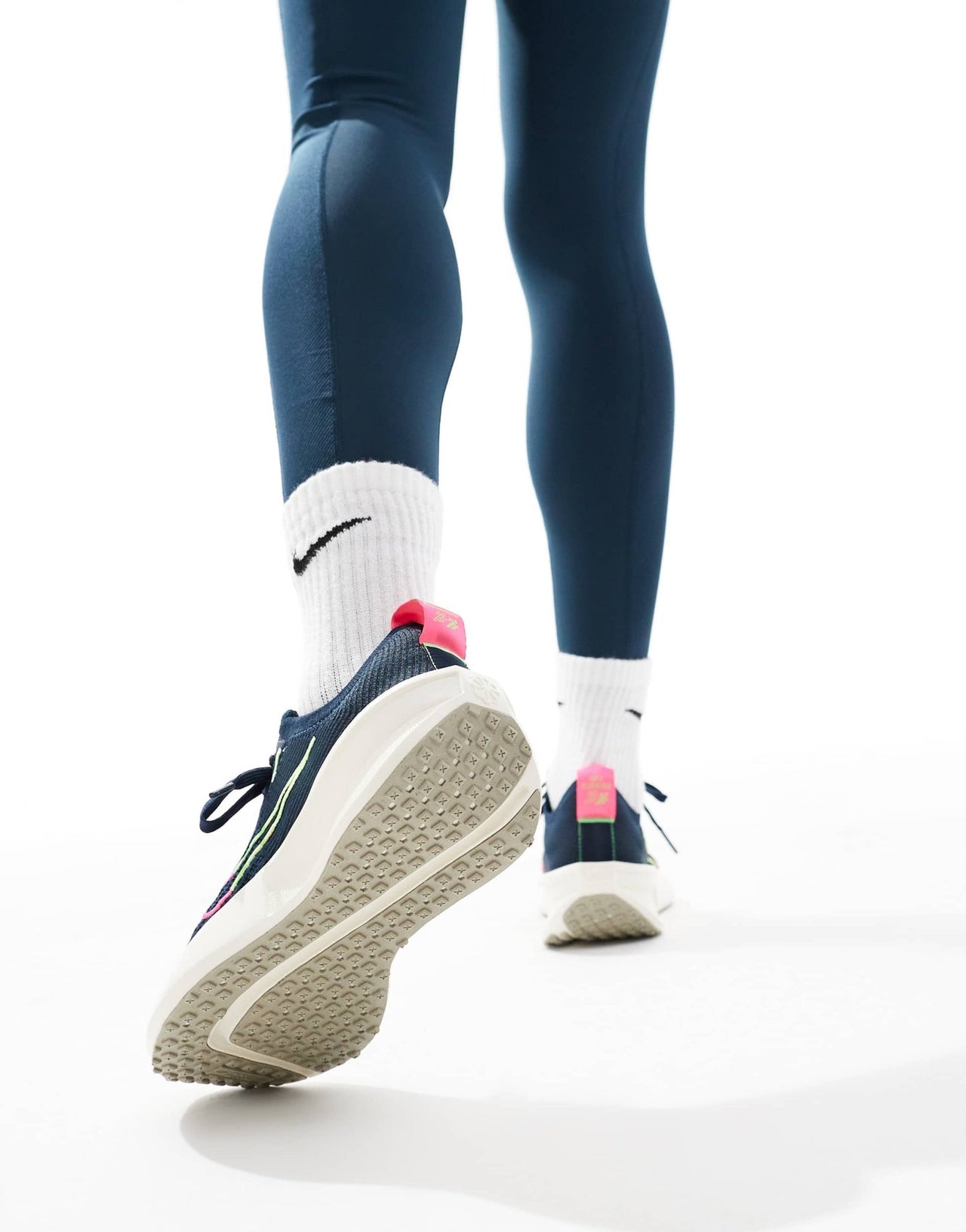 Nike Running Interact Run trainers in navy and white - ASOS Sample Sale EU Store