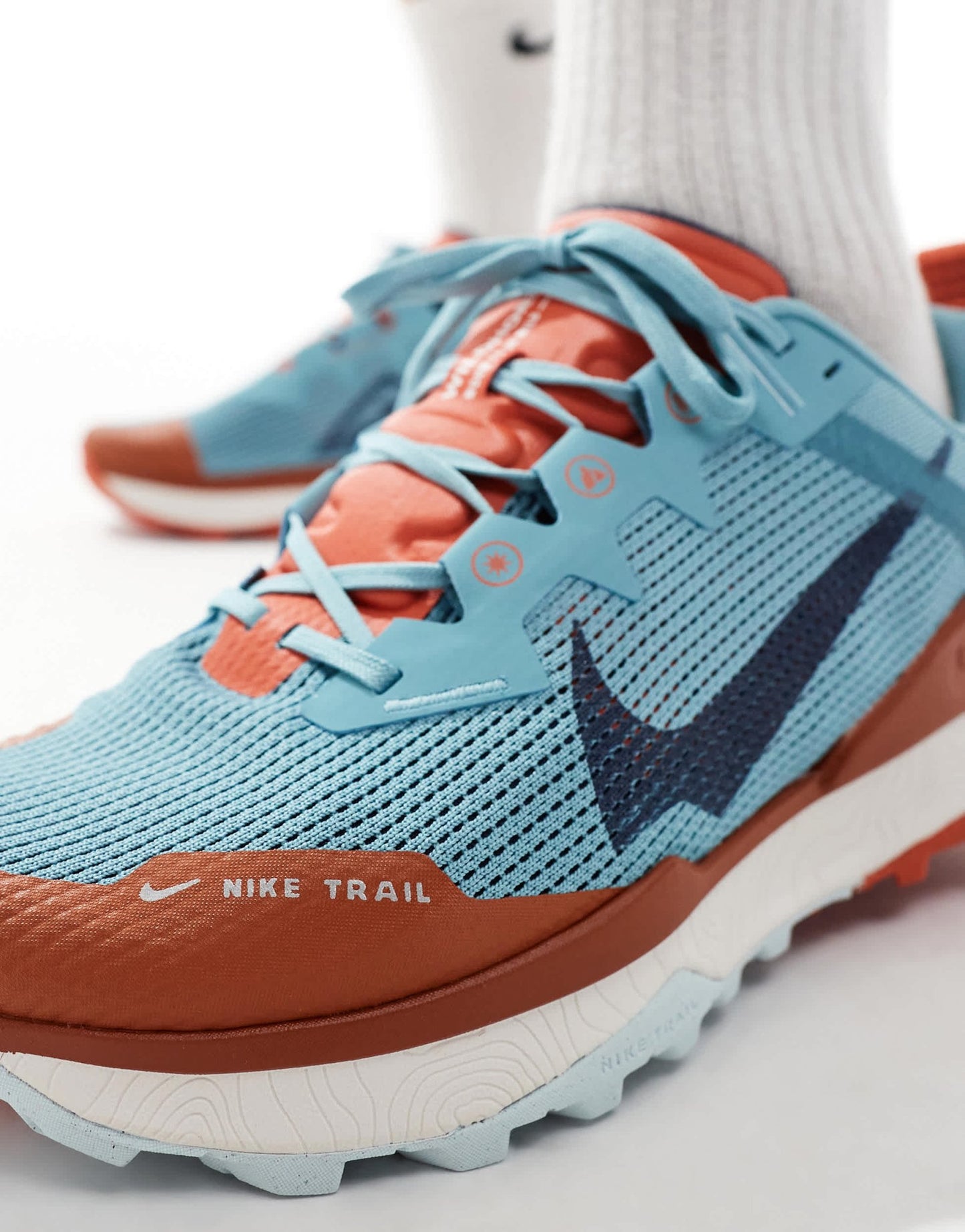 Nike Running React Wildhorse 8 trainers in light blue and orange - ASOS Sample Sale EU Store