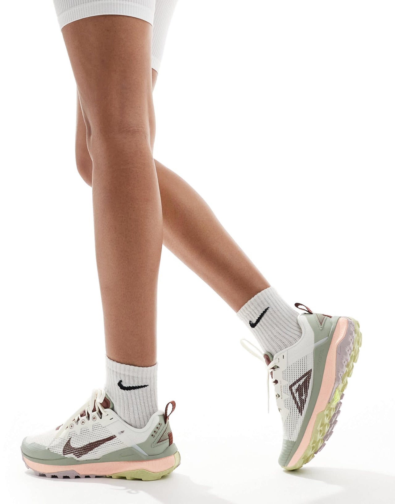 Nike Running React Wildhorse 8 trainers in white and green - ASOS Sample Sale EU Store