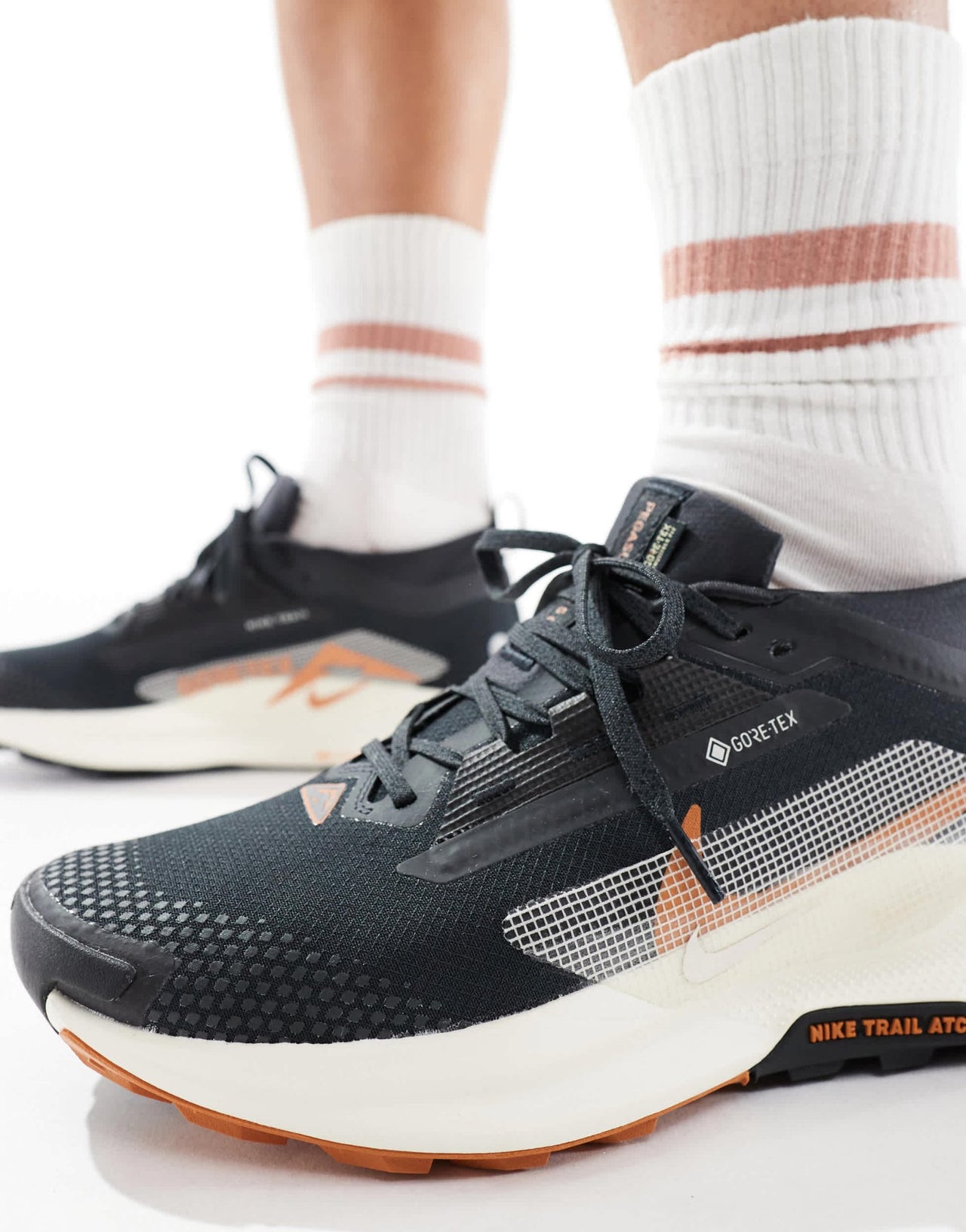 Nike Running ReactX Pegasus Trail 5 Gore - TEX trainers in black and orange - ASOS Sample Sale EU Store
