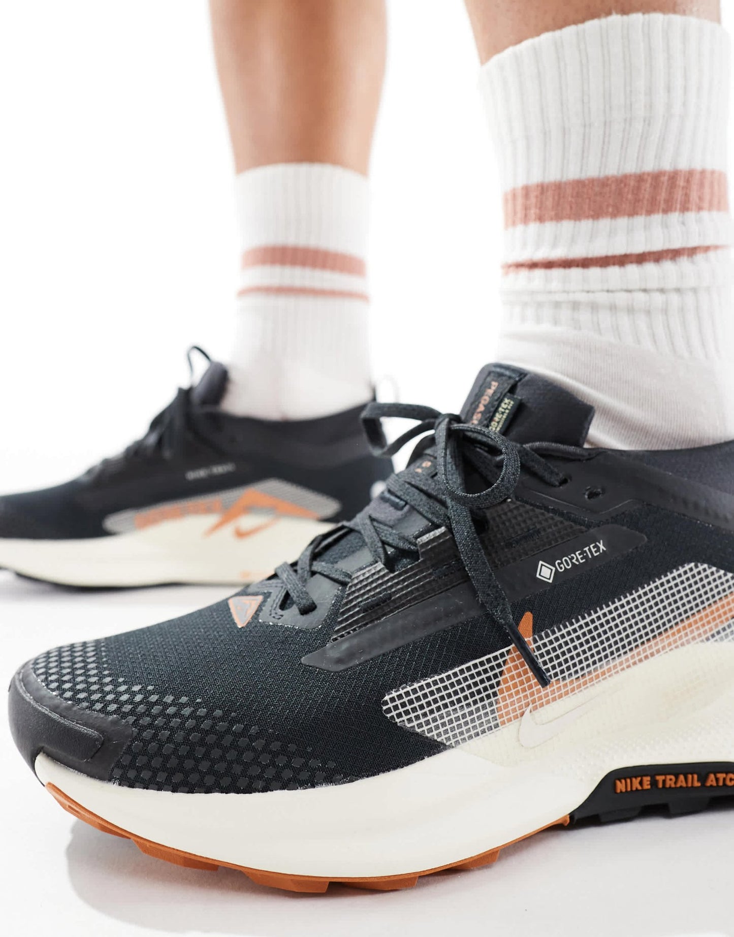 Nike Running ReactX Pegasus Trail 5 Gore - TEX trainers in black and orange - ASOS Sample Sale EU Store