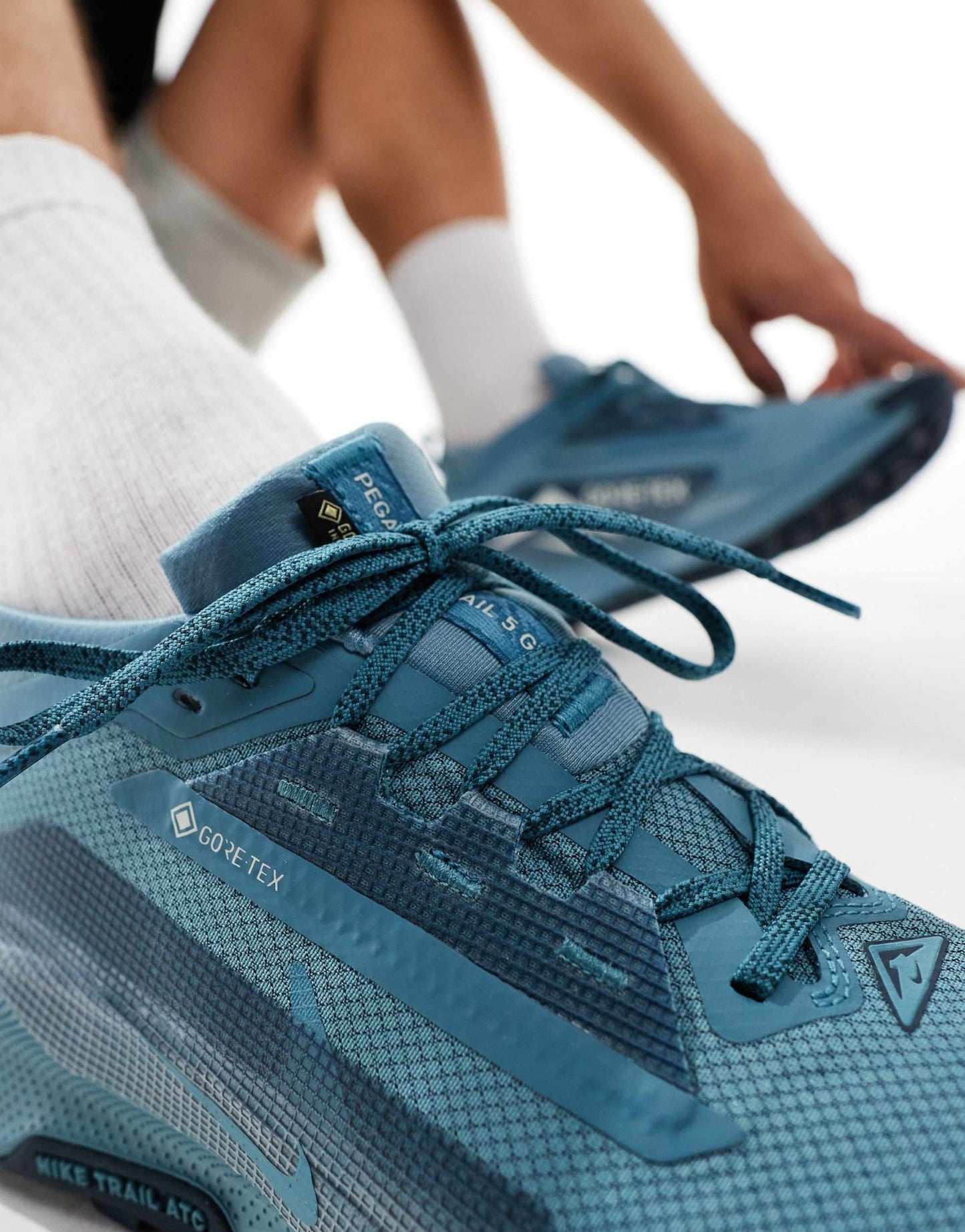 Nike Running ReactX Pegasus Trail 5 GORE - TEX trainers in blue - ASOS Sample Sale EU Store