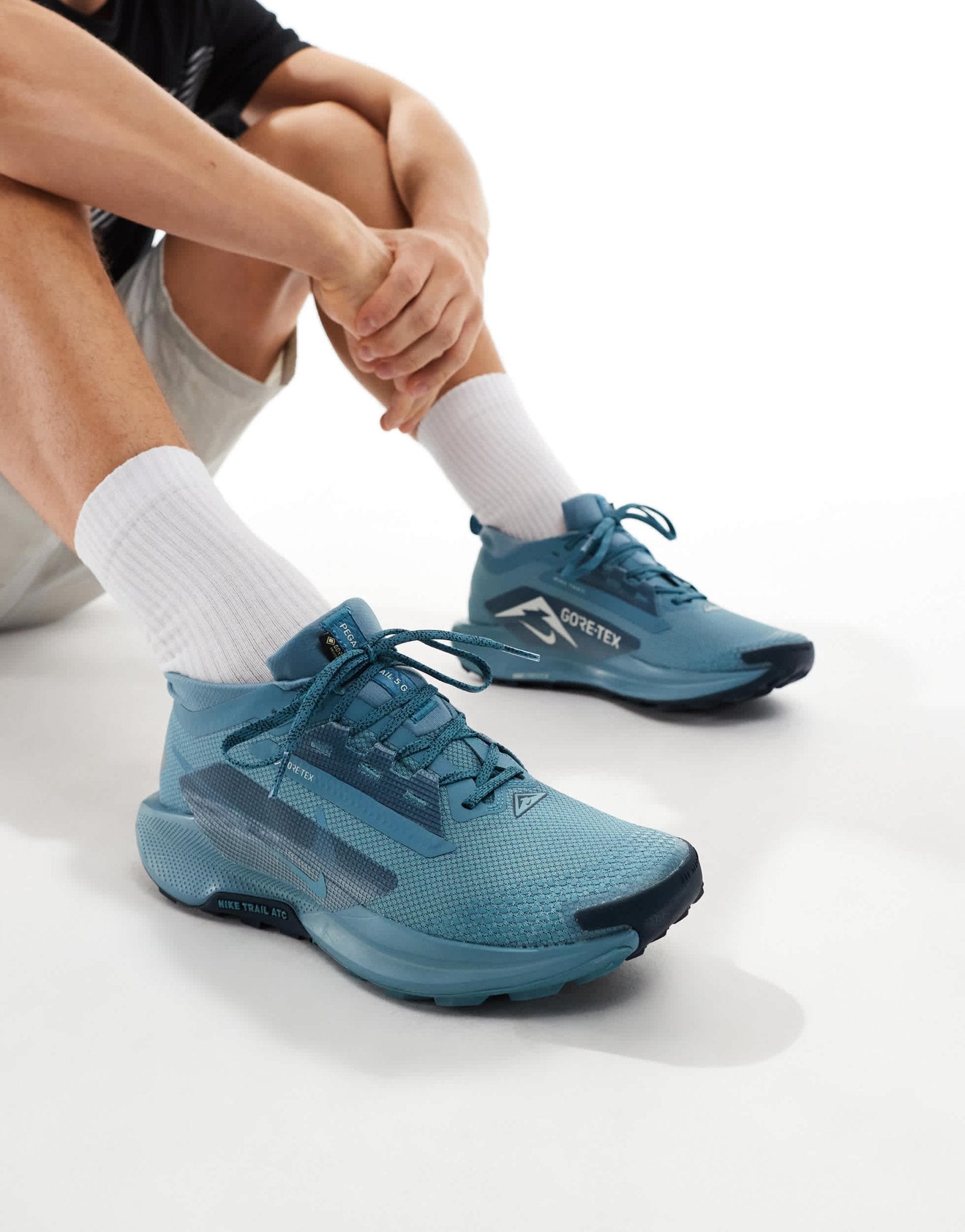 Nike Running ReactX Pegasus Trail 5 GORE - TEX trainers in blue - ASOS Sample Sale EU Store