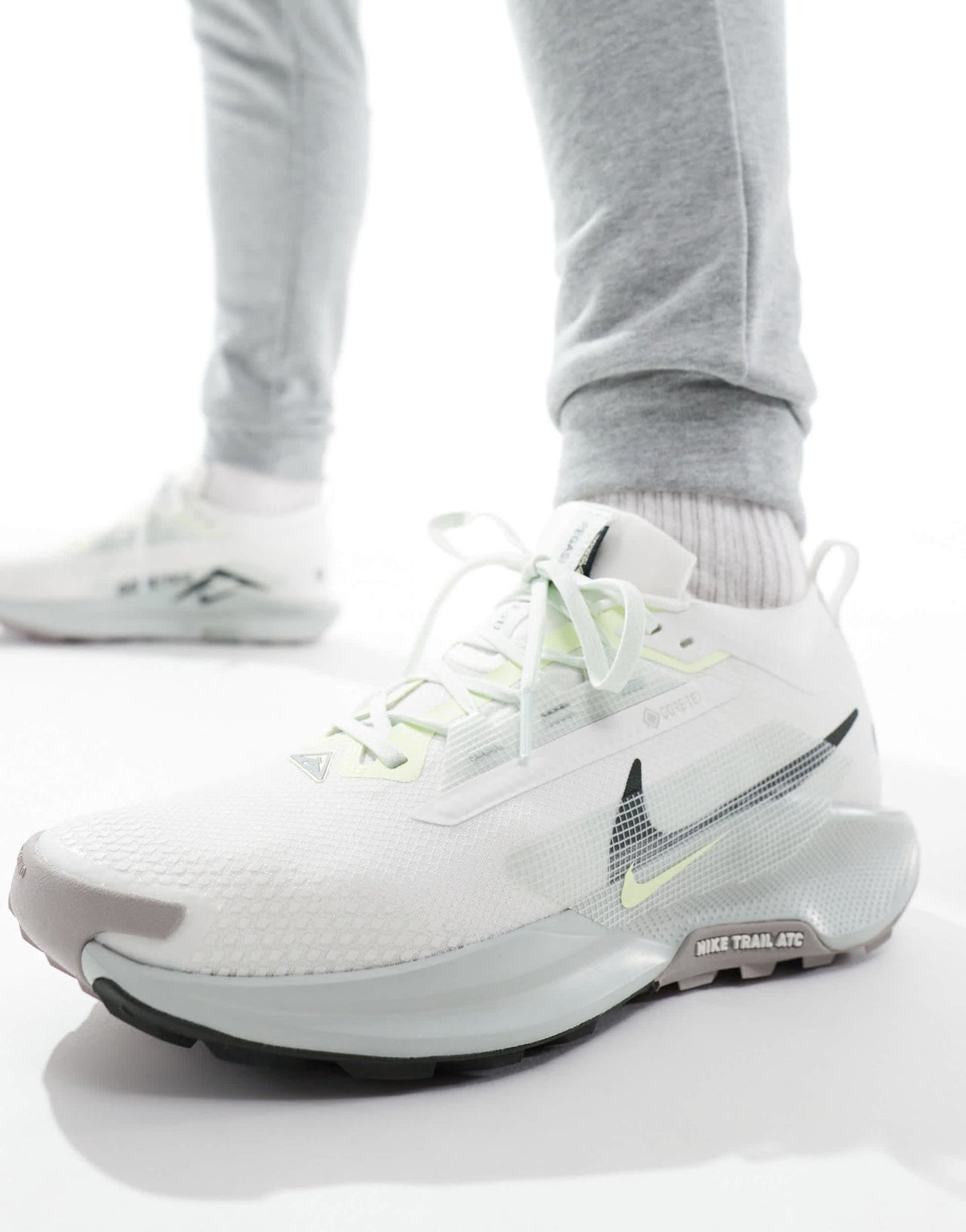 Nike Running ReactX Pegasus Trail 5 Gore - TEX trainers in light silver - ASOS Sample Sale EU Store