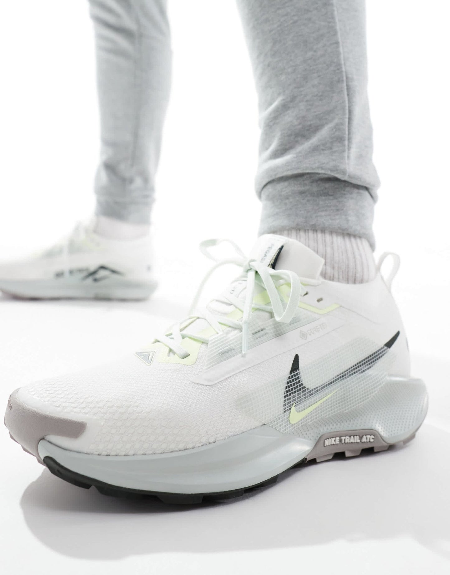 Nike Running ReactX Pegasus Trail 5 Gore - TEX trainers in light silver - ASOS Sample Sale EU Store