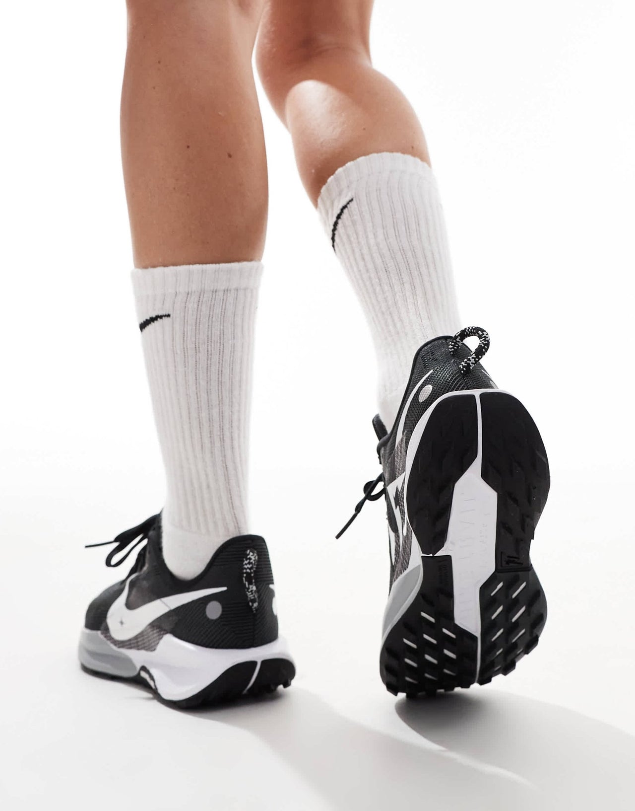 Nike Running ReactX Pegasus Trail 5 trainers in black and white - ASOS Sample Sale EU Store