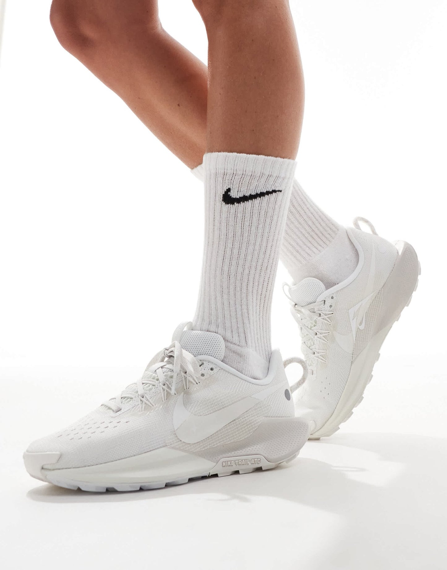 Nike Running ReactX Pegasus Trail 5 trainers in white - ASOS Sample Sale EU Store