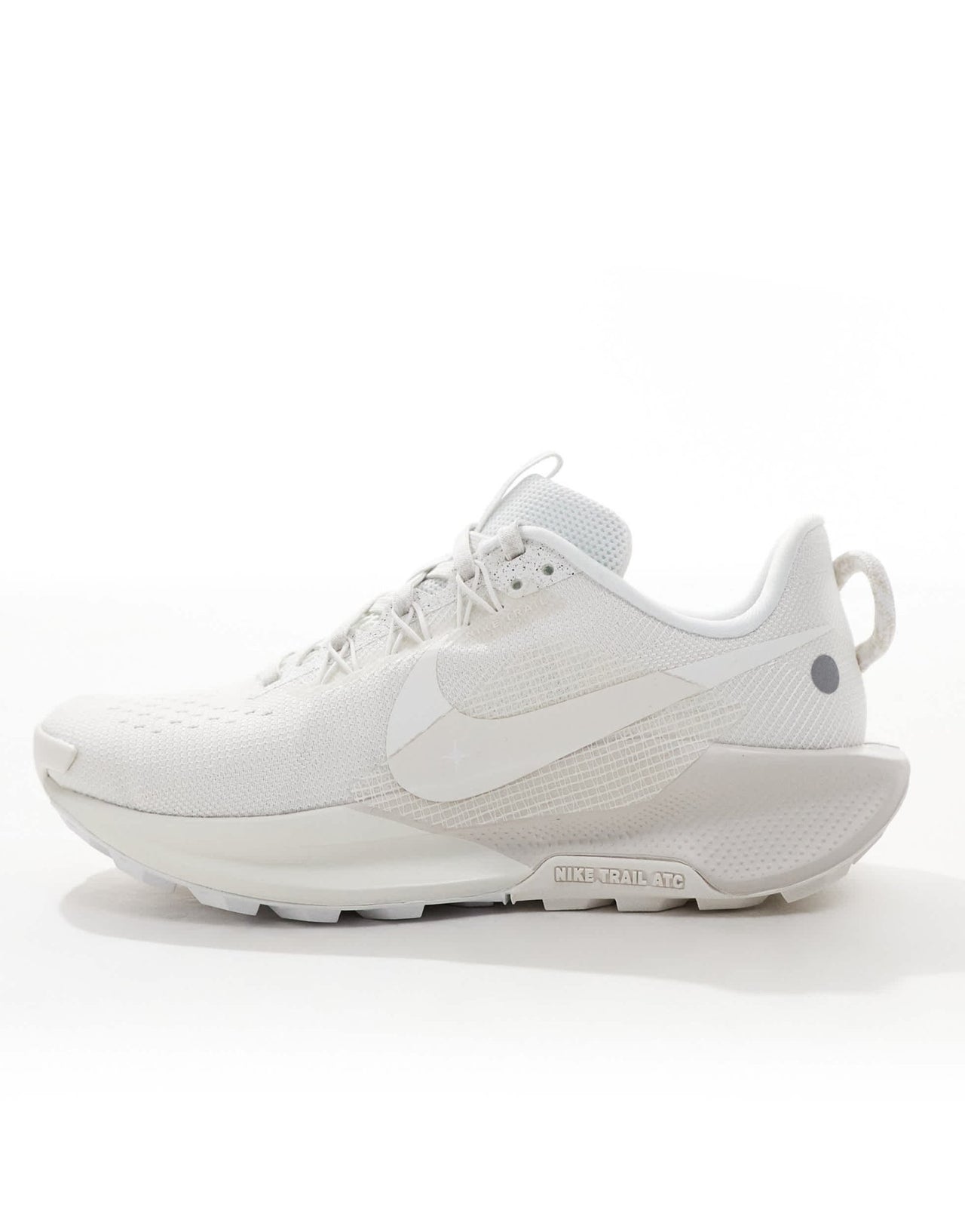 Nike Running ReactX Pegasus Trail 5 trainers in white - ASOS Sample Sale EU Store