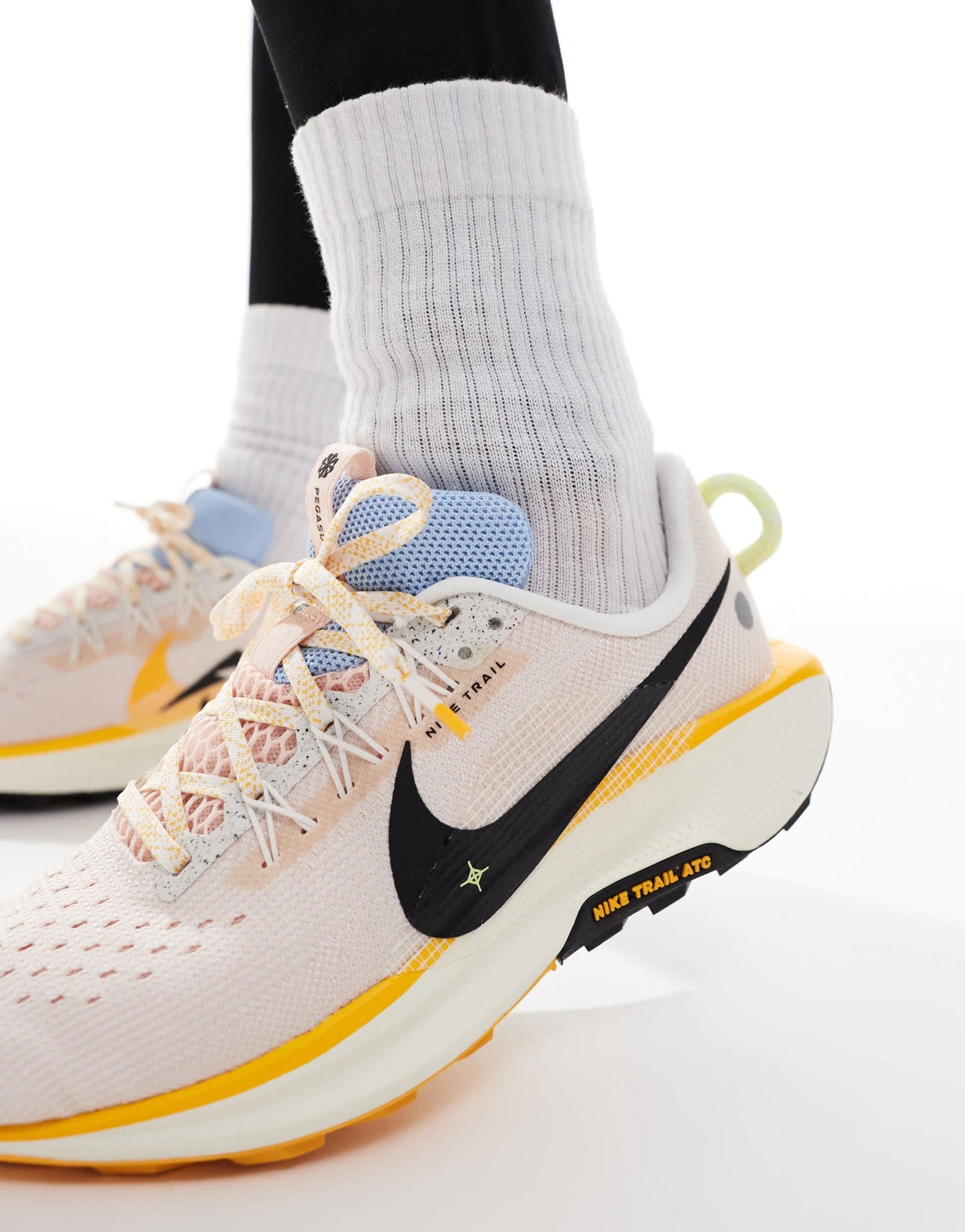 Nike Running ReactX Pegasus Trail 5 trainers in white and yellow - ASOS Sample Sale EU Store